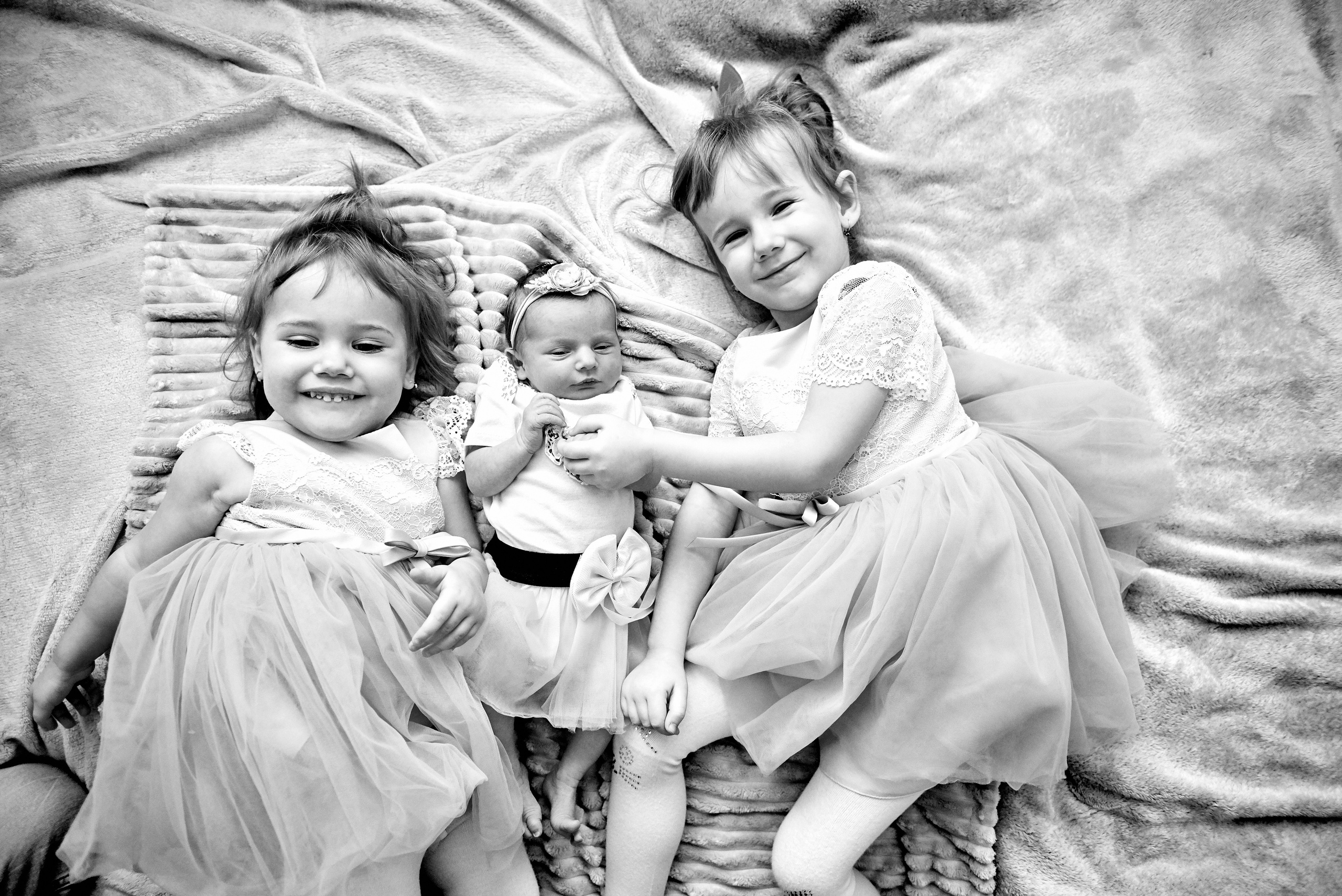 Олена та Влад Емма Єва та Еліна 9 днів життя. Фотограф новонароджених діток та їх сімей в Тернополі