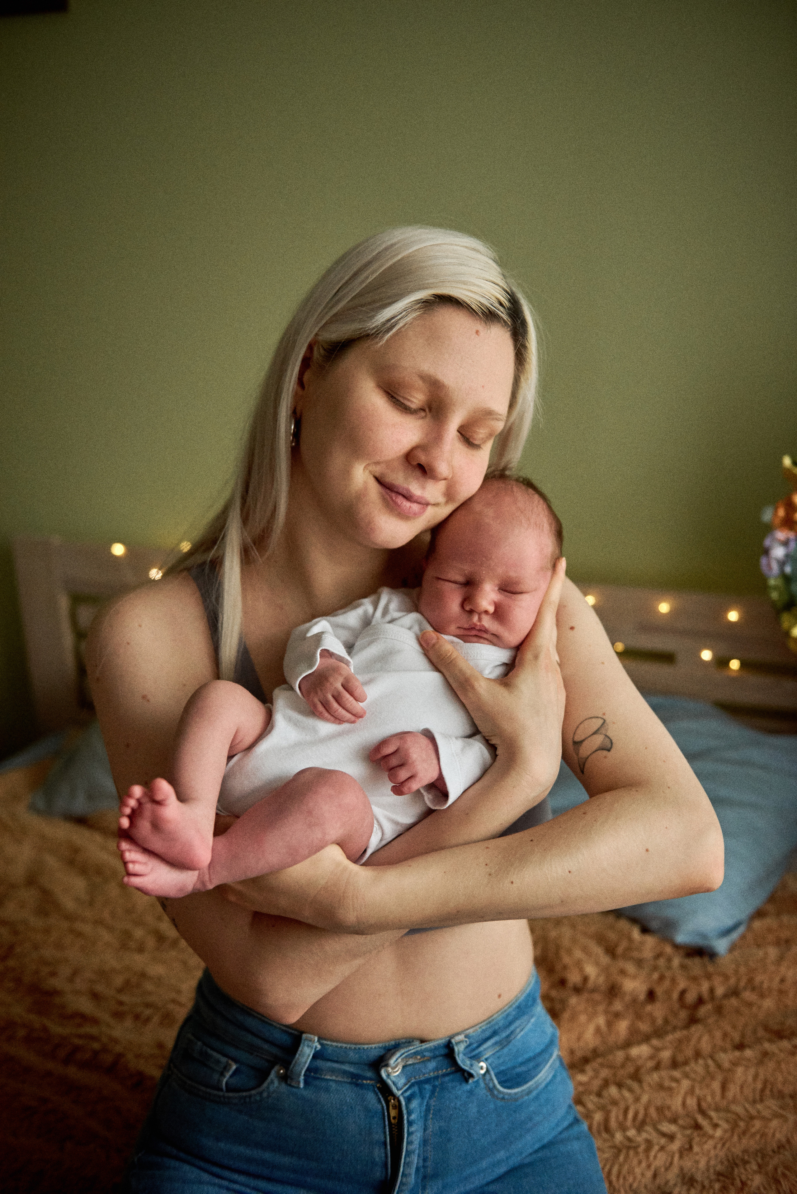 Аня Володя і Назар. Фотограф новонароджених діток та їх сімей в Тернополі