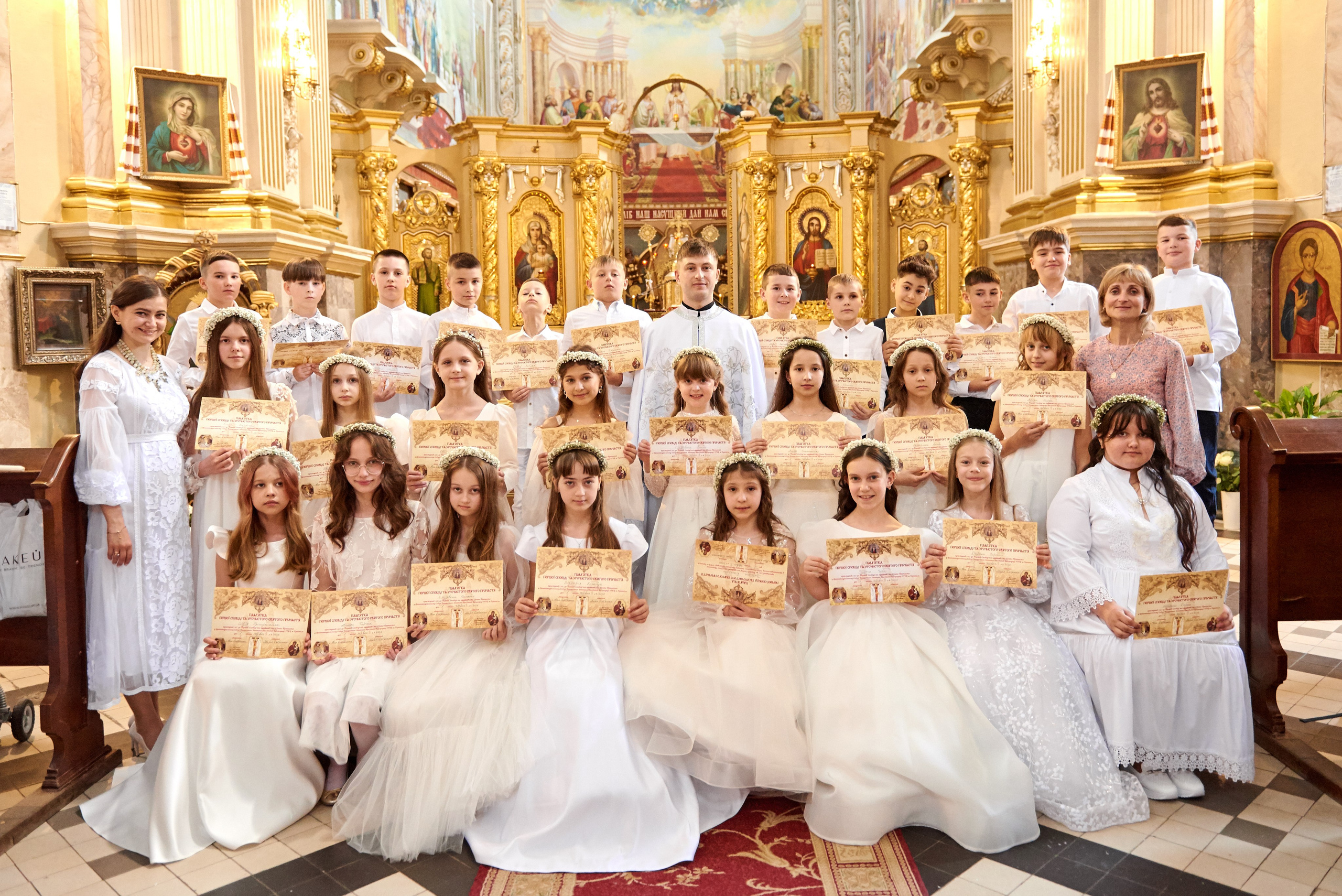 Архикатедральний Собор НЗПБ (Катедра). Фотограф новонароджених діток та їх сімей в Тернополі