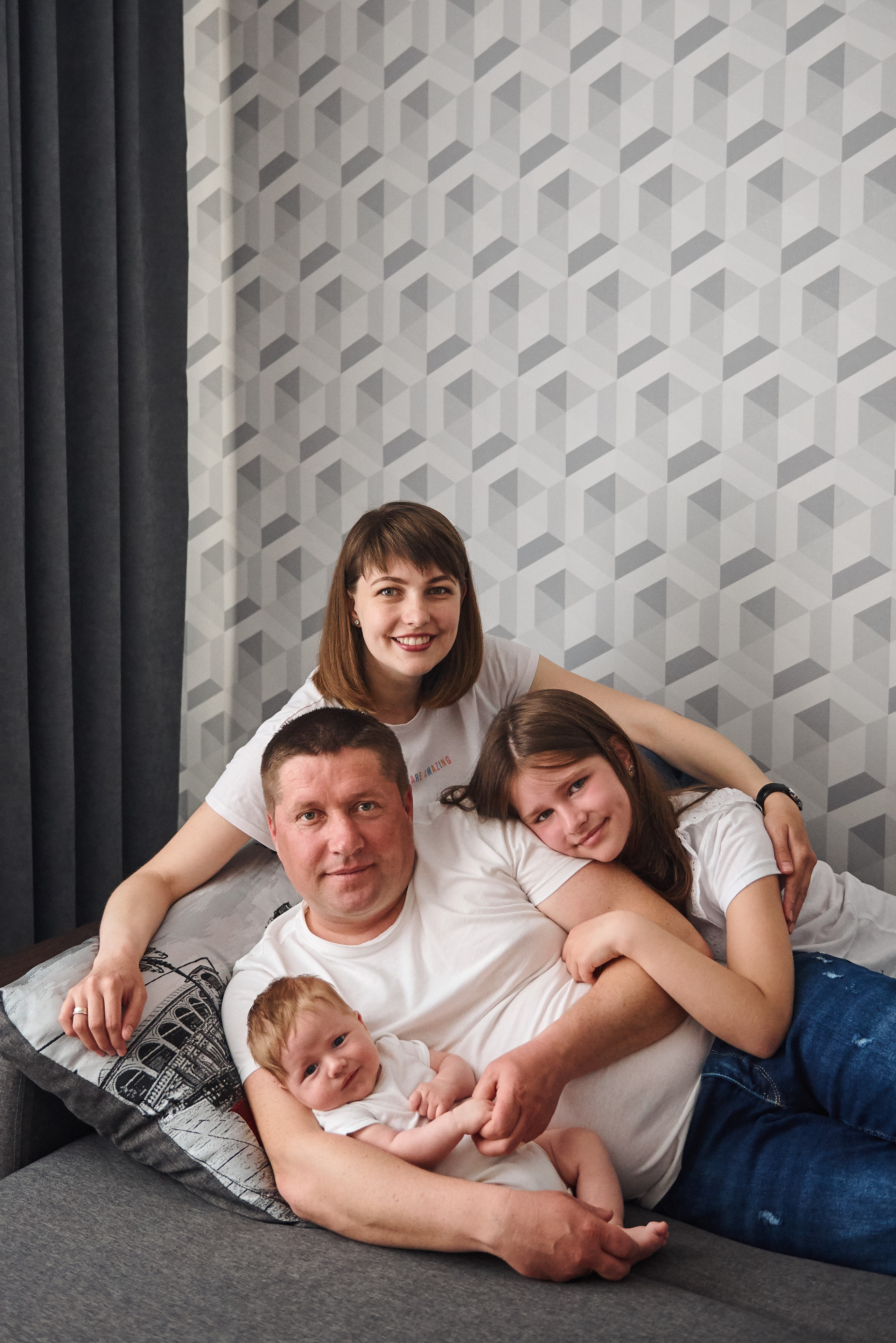 Таня Віталій Давид і Ніка. Фотограф новонароджених діток та їх сімей в Тернополі