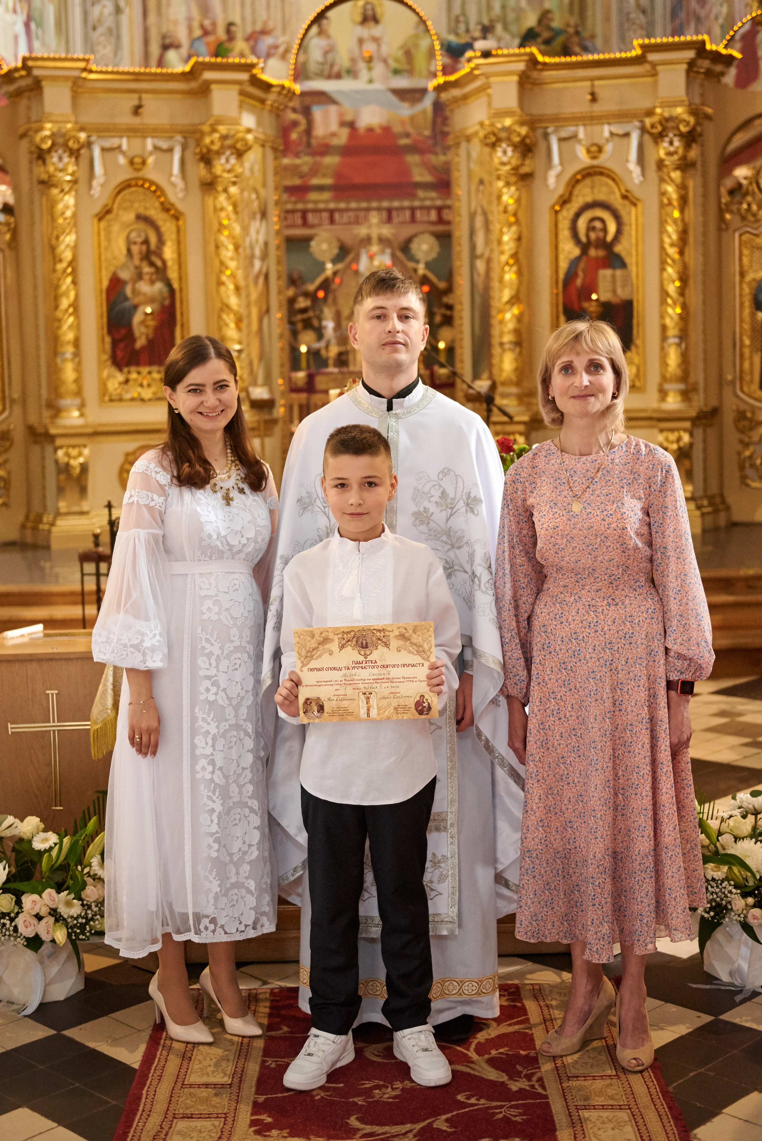 Архикатедральний Собор НЗПБ (Катедра). Фотограф новонароджених діток та їх сімей в Тернополі