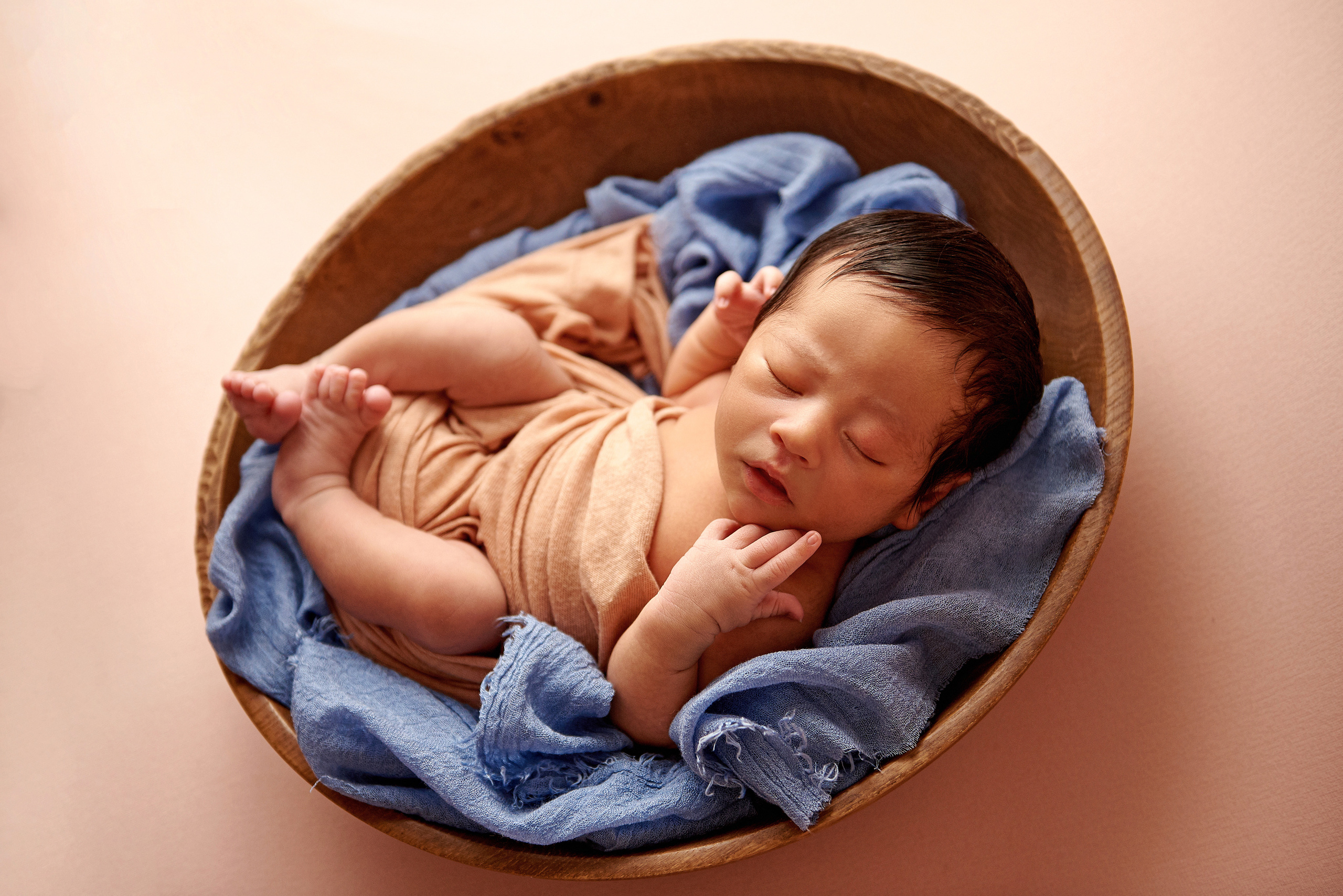 Newborn. Фотограф новонароджених діток та їх сімей в Тернополі