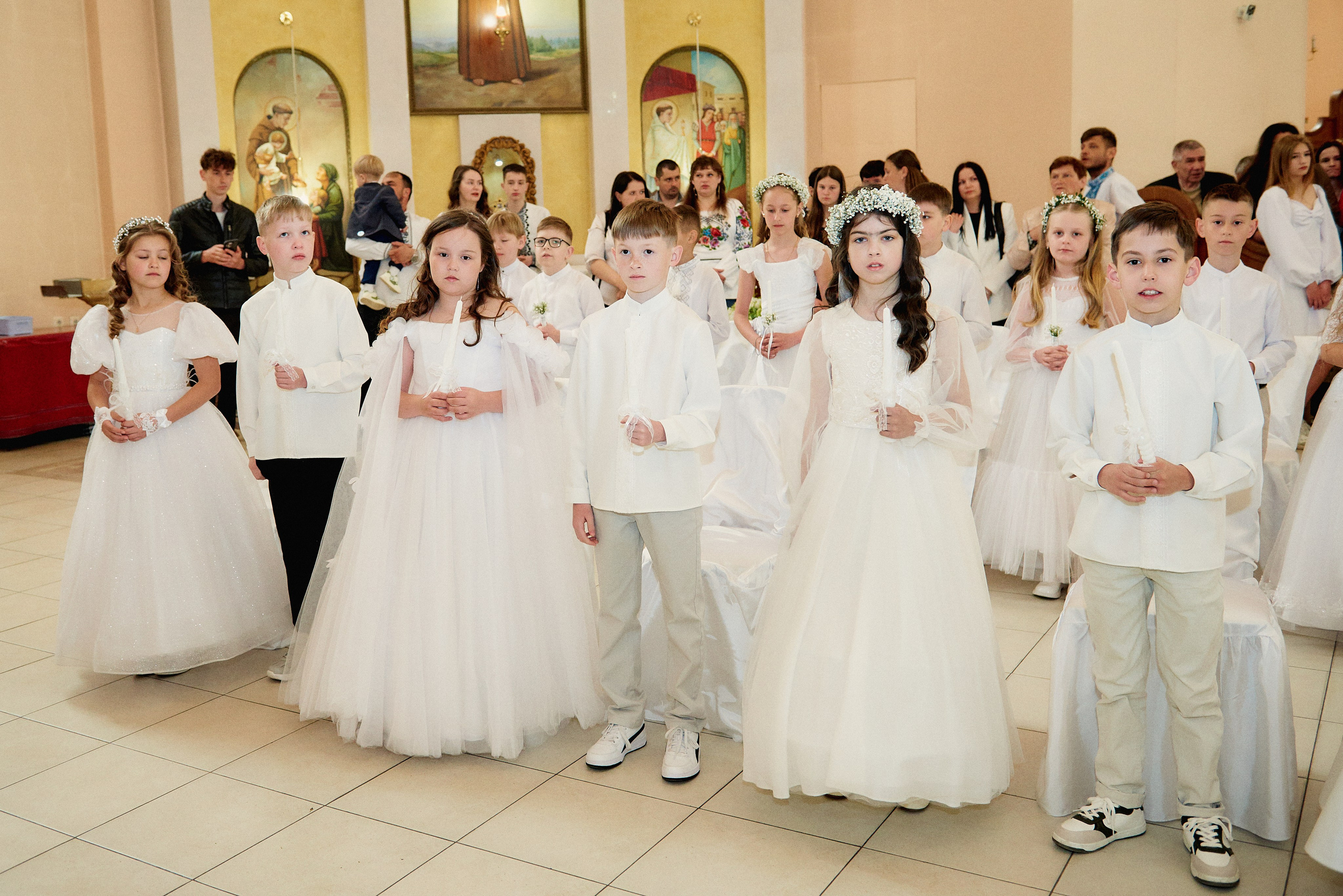 Церква св. Петра. Фотограф новонароджених діток та їх сімей в Тернополі