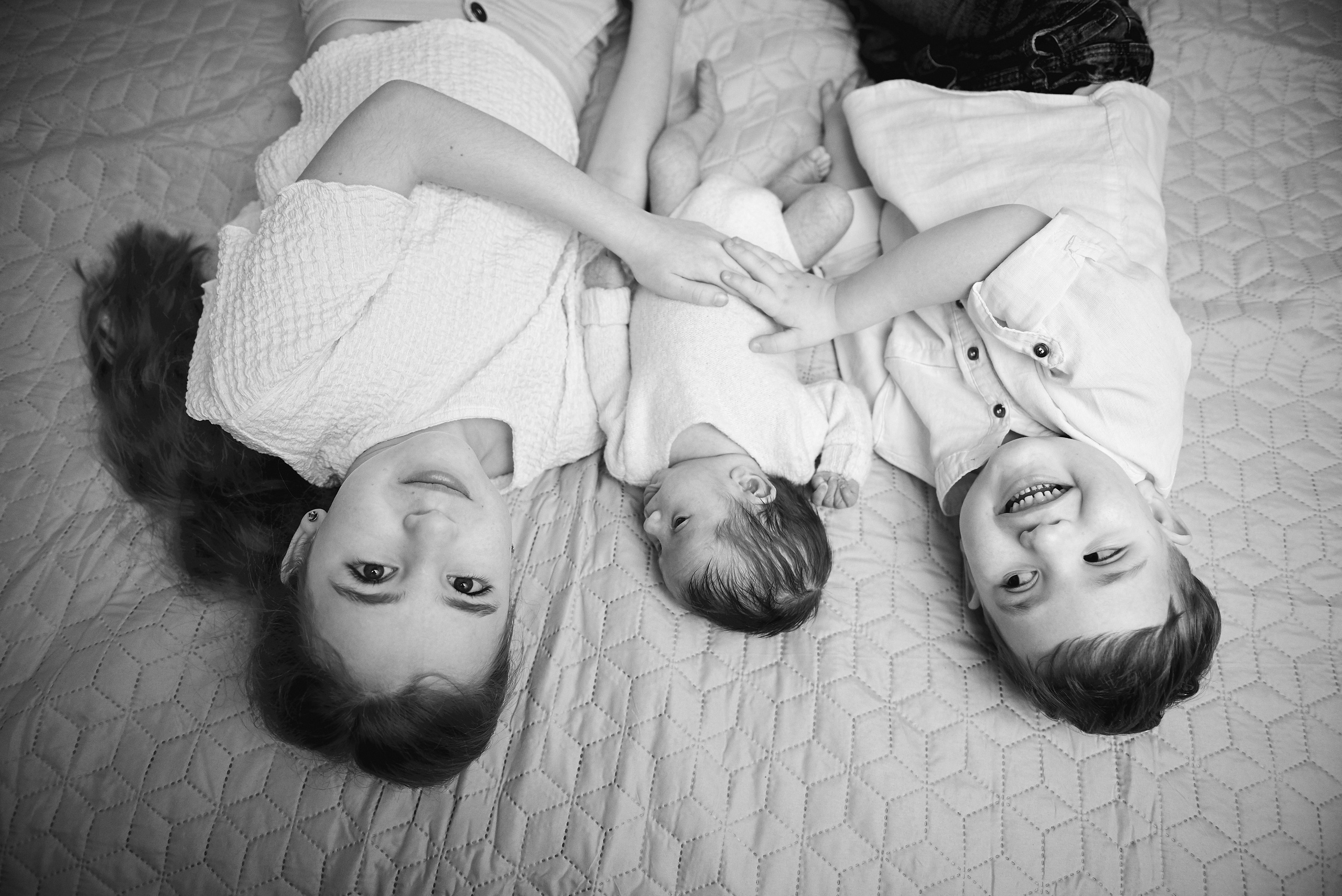 Таня Софія Віктор і Лєра. Фотограф новонароджених діток та їх сімей в Тернополі