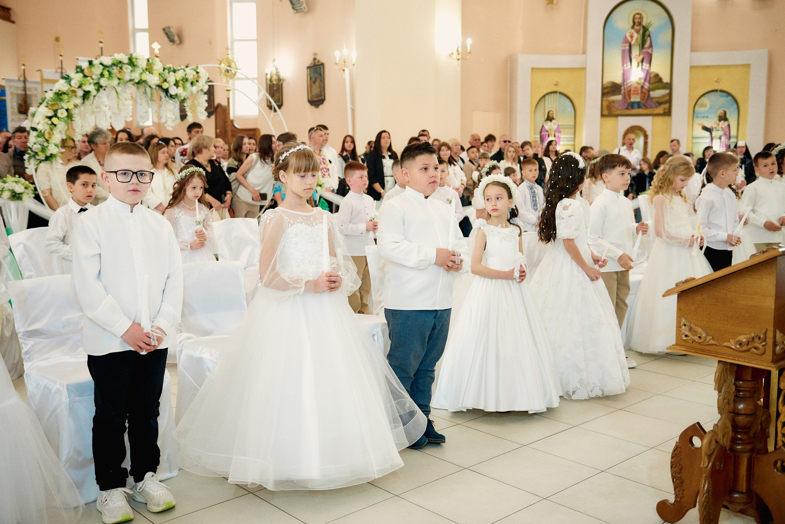 Церква св. Петра. Фотограф новонароджених діток та їх сімей в Тернополі