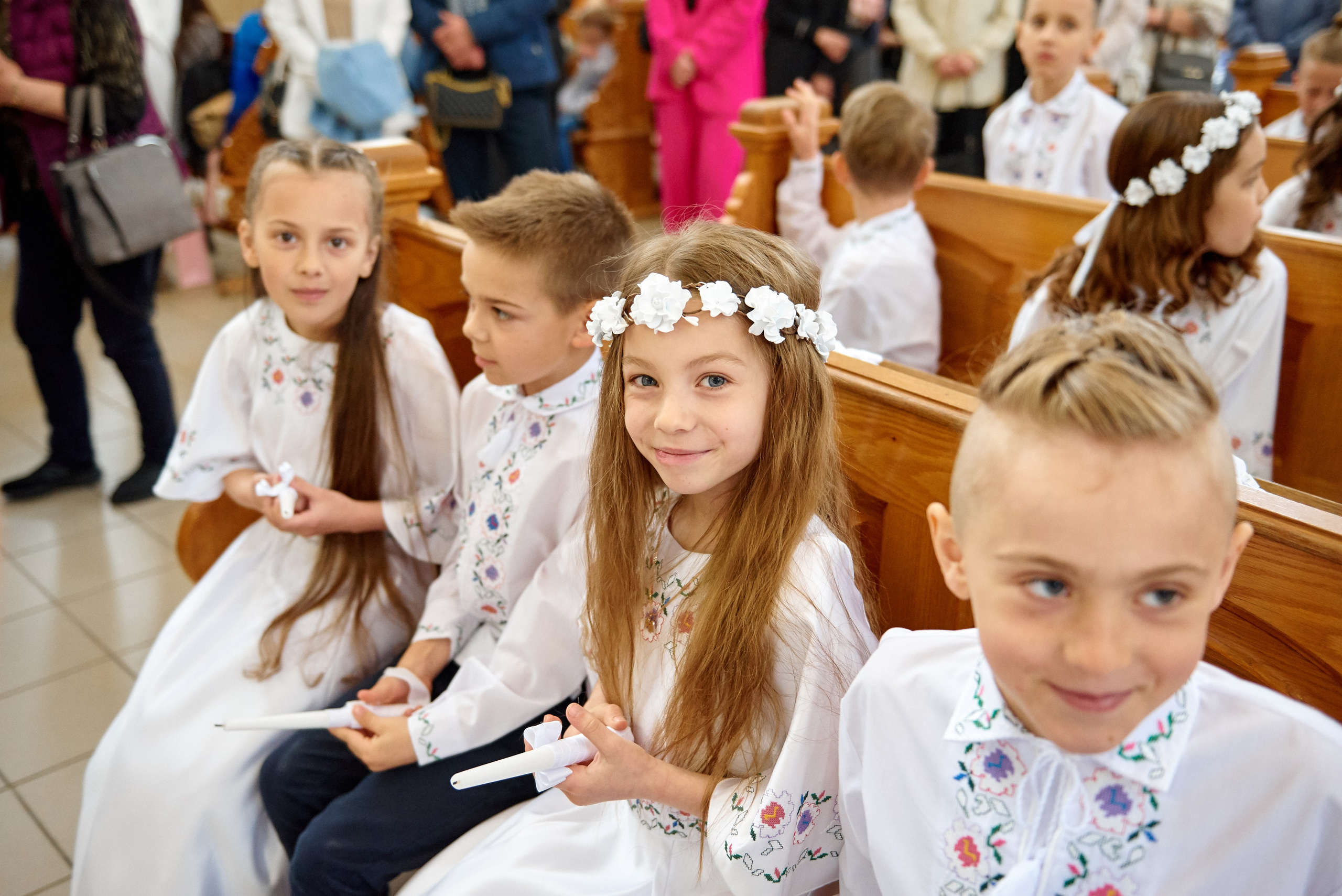 Храм Матері Божої Неустанної Помочі (біля літака). Фотограф новонароджених діток та їх сімей в Тернополі
