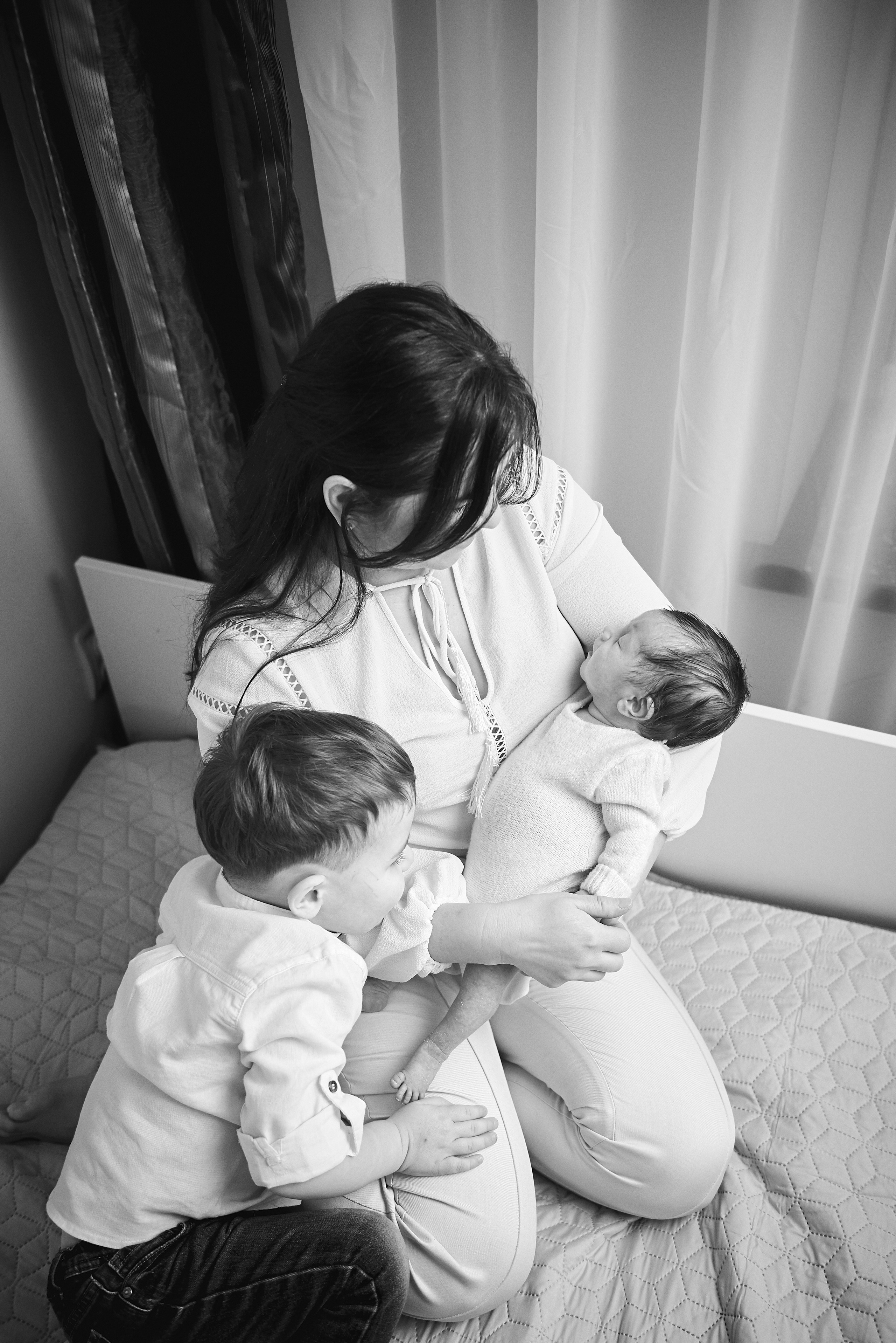 Таня Софія Віктор і Лєра. Фотограф новонароджених діток та їх сімей в Тернополі