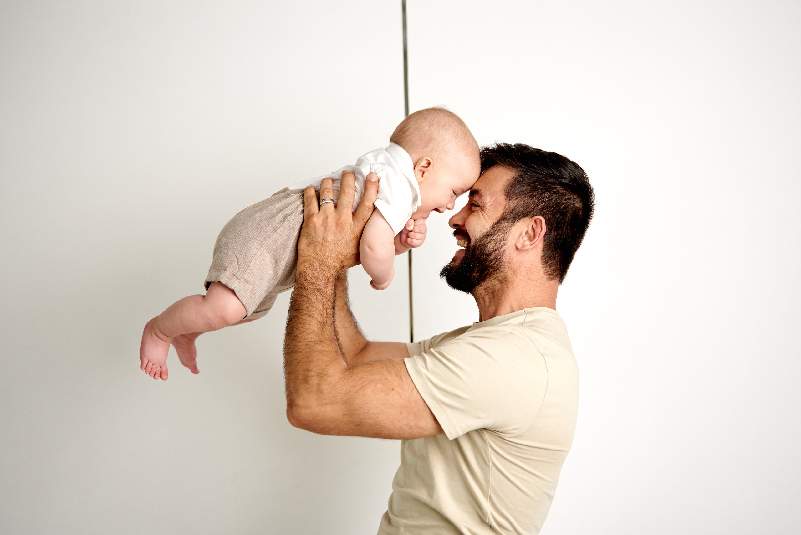 Катя Сем Матвій Костя і Даніель. Фотограф новонароджених діток та їх сімей в Тернополі