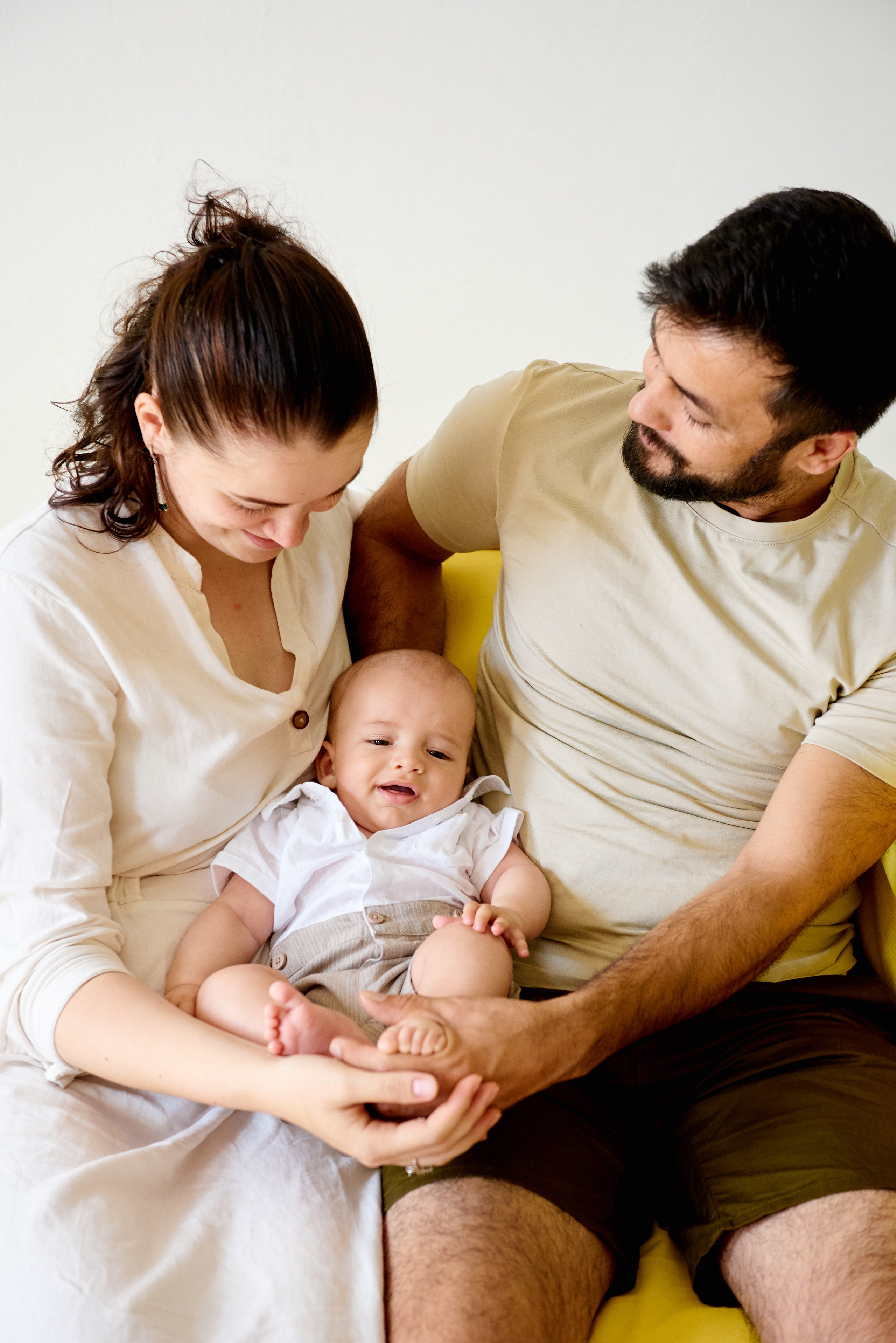 Катя Сем Матвій Костя і Даніель. Фотограф новонароджених діток та їх сімей в Тернополі