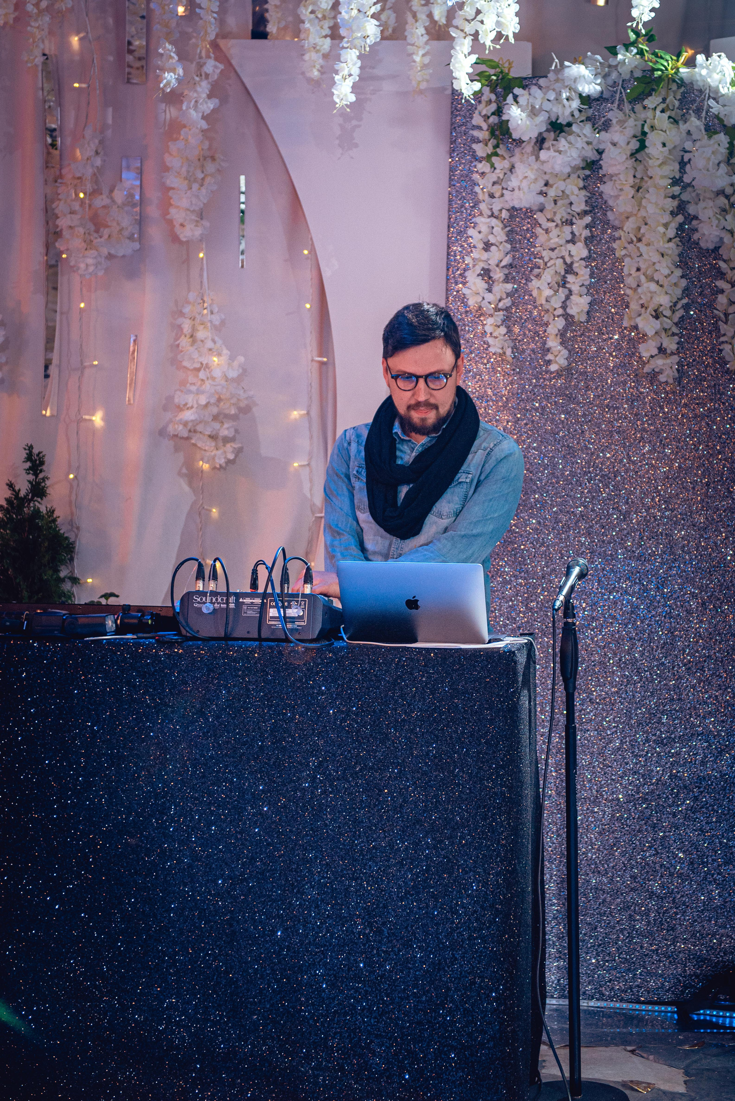 March 8. Women’s Day. Garage. (копия). Свадебный и семейный фотограф Сергей Паровик