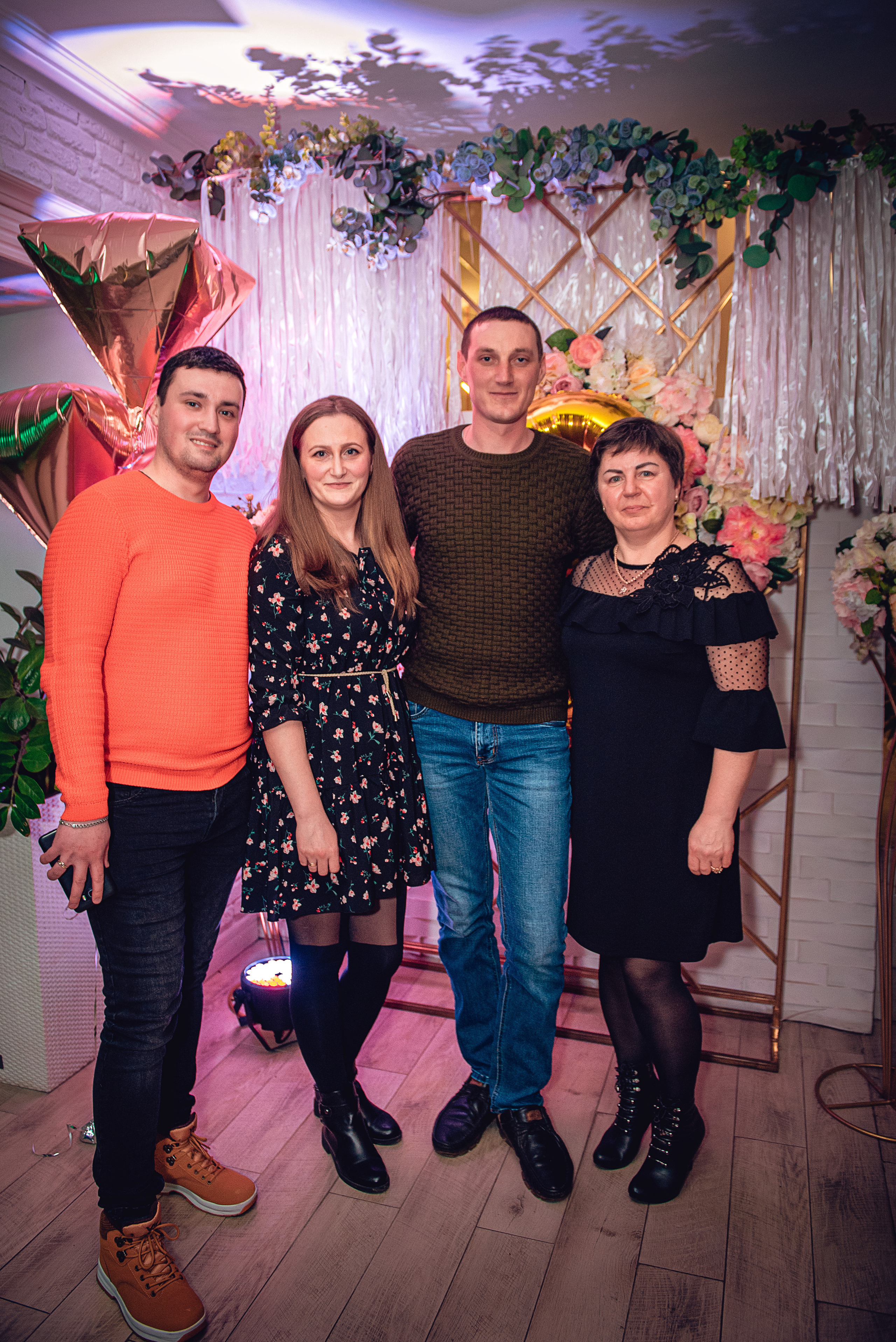 March 8. Women’s Day. Garage. (копия). Свадебный и семейный фотограф Сергей Паровик