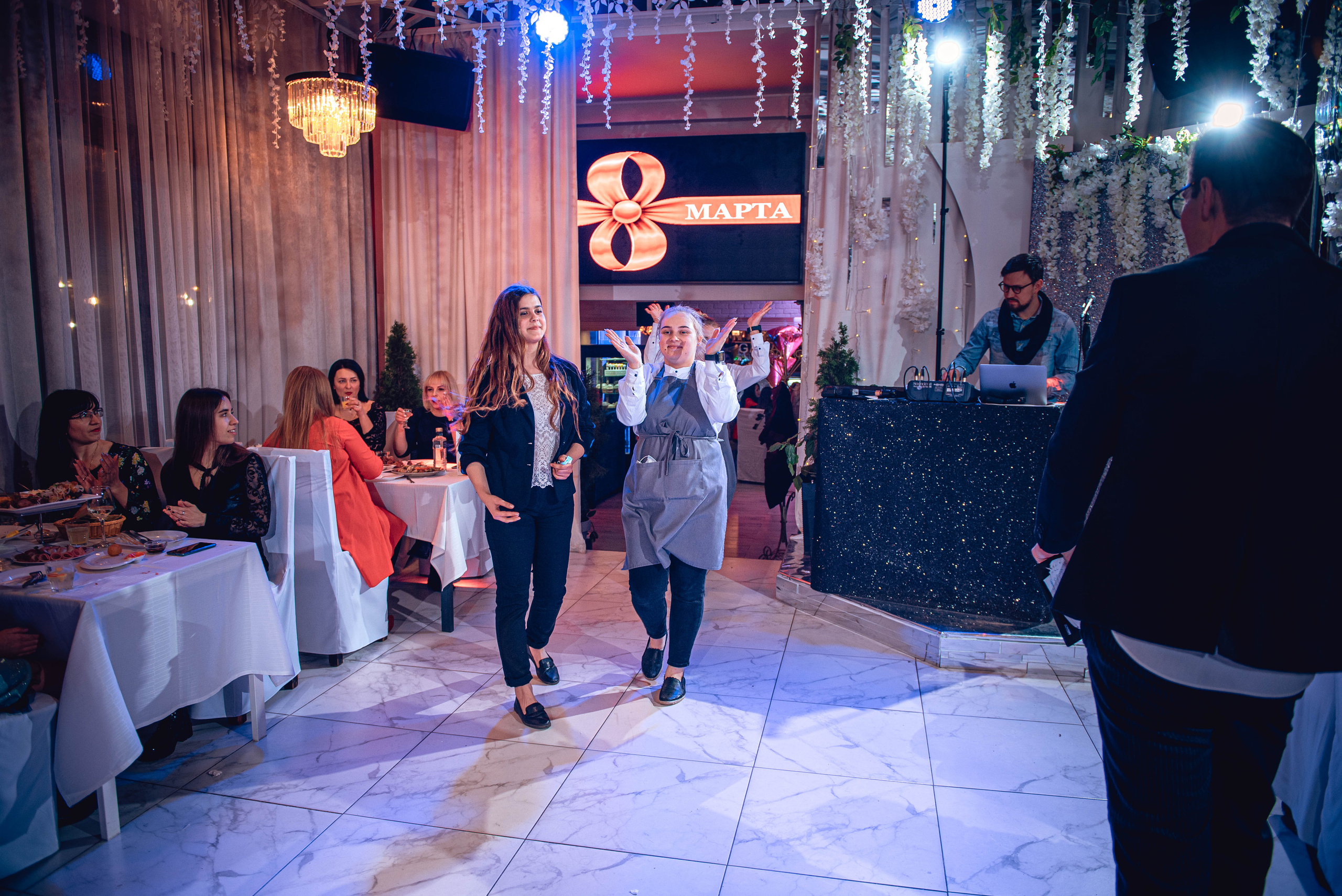 March 8. Women’s Day. Garage. (копия). Свадебный и семейный фотограф Сергей Паровик