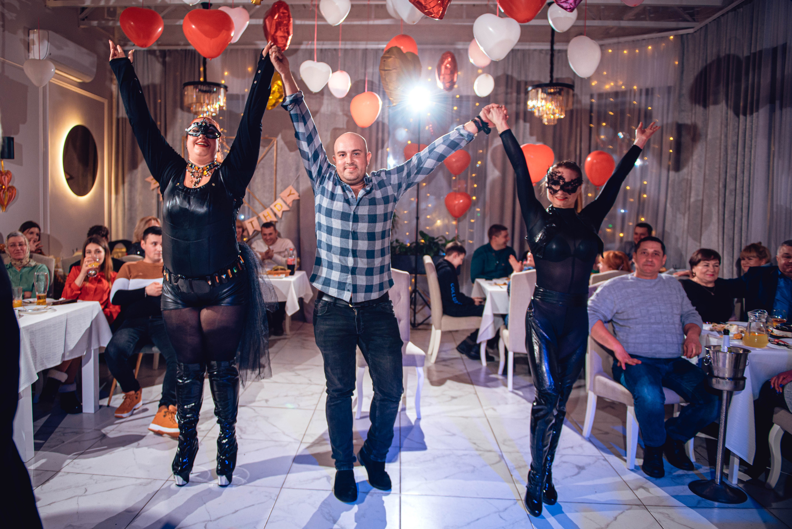 Garage Valentine's Day. Свадебный и семейный фотограф Сергей Паровик