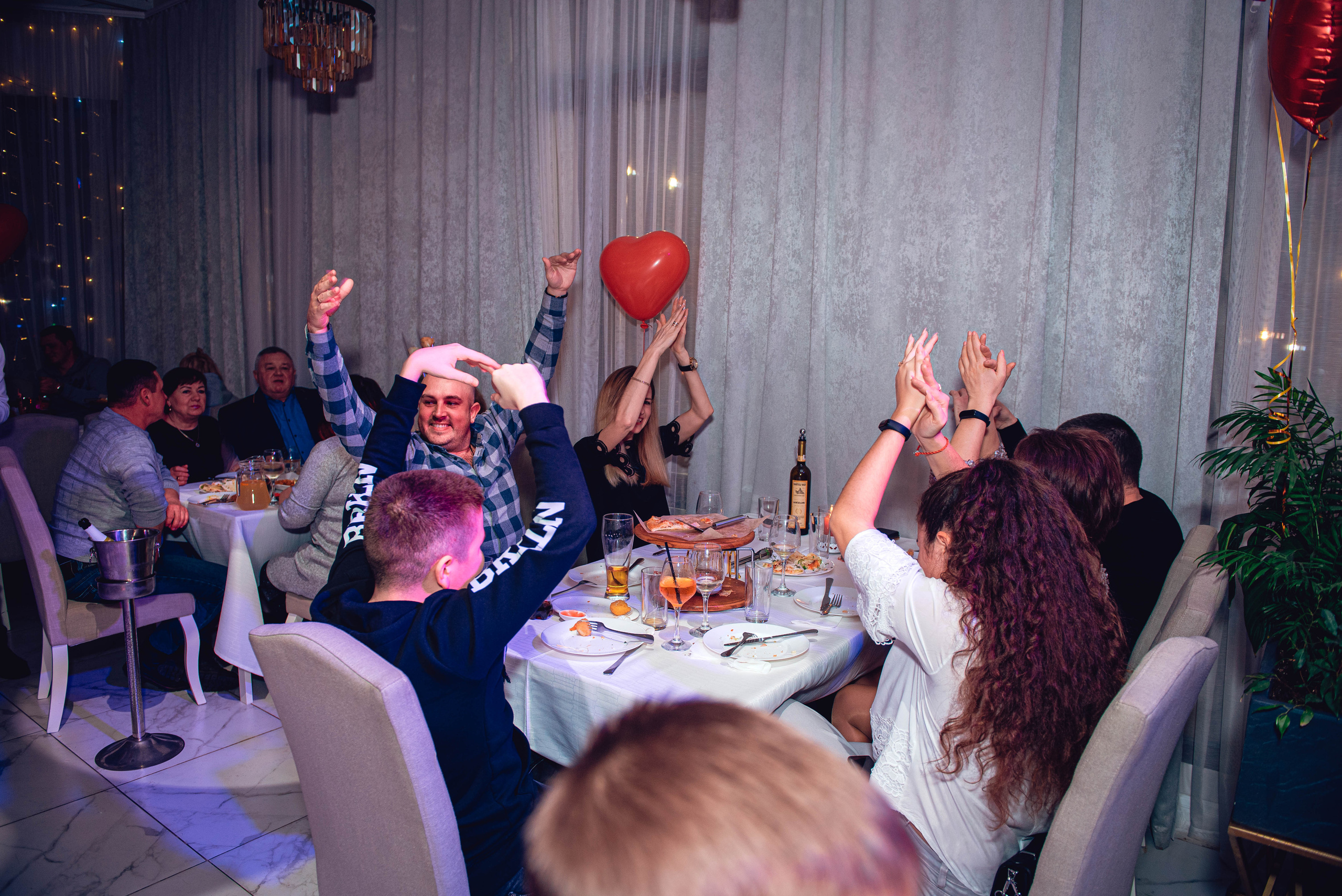 Garage Valentine's Day. Свадебный и семейный фотограф Сергей Паровик