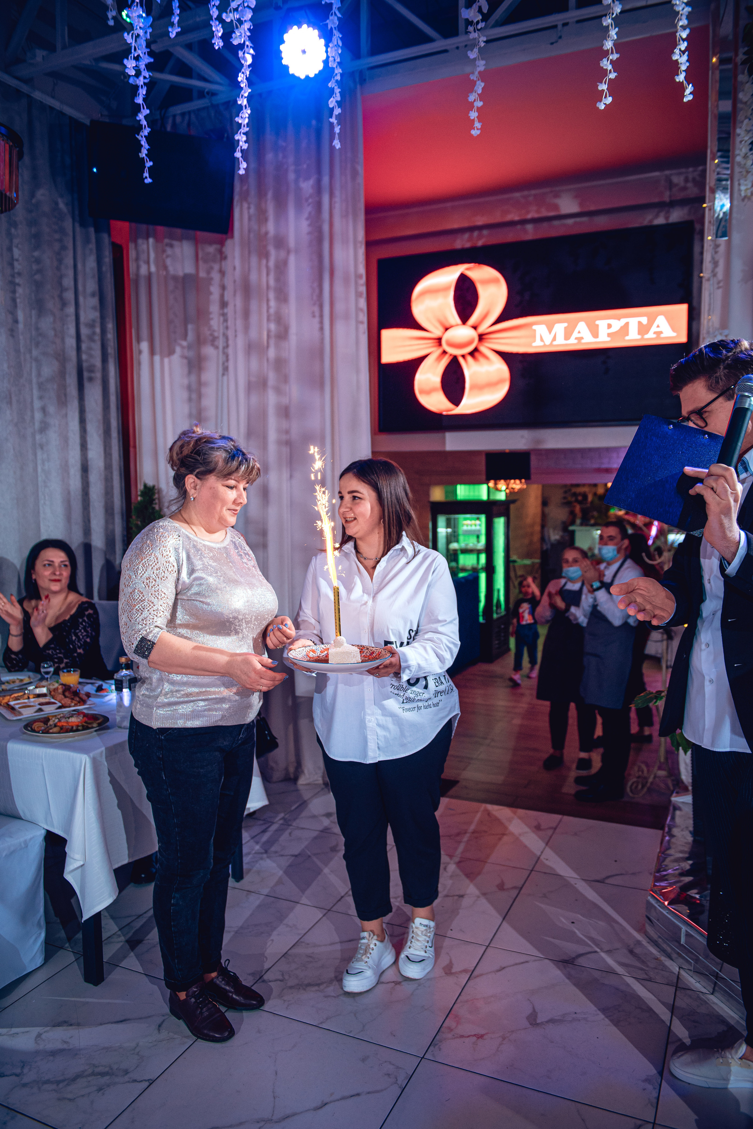 March 8. Women’s Day. Garage. (копия). Свадебный и семейный фотограф Сергей Паровик