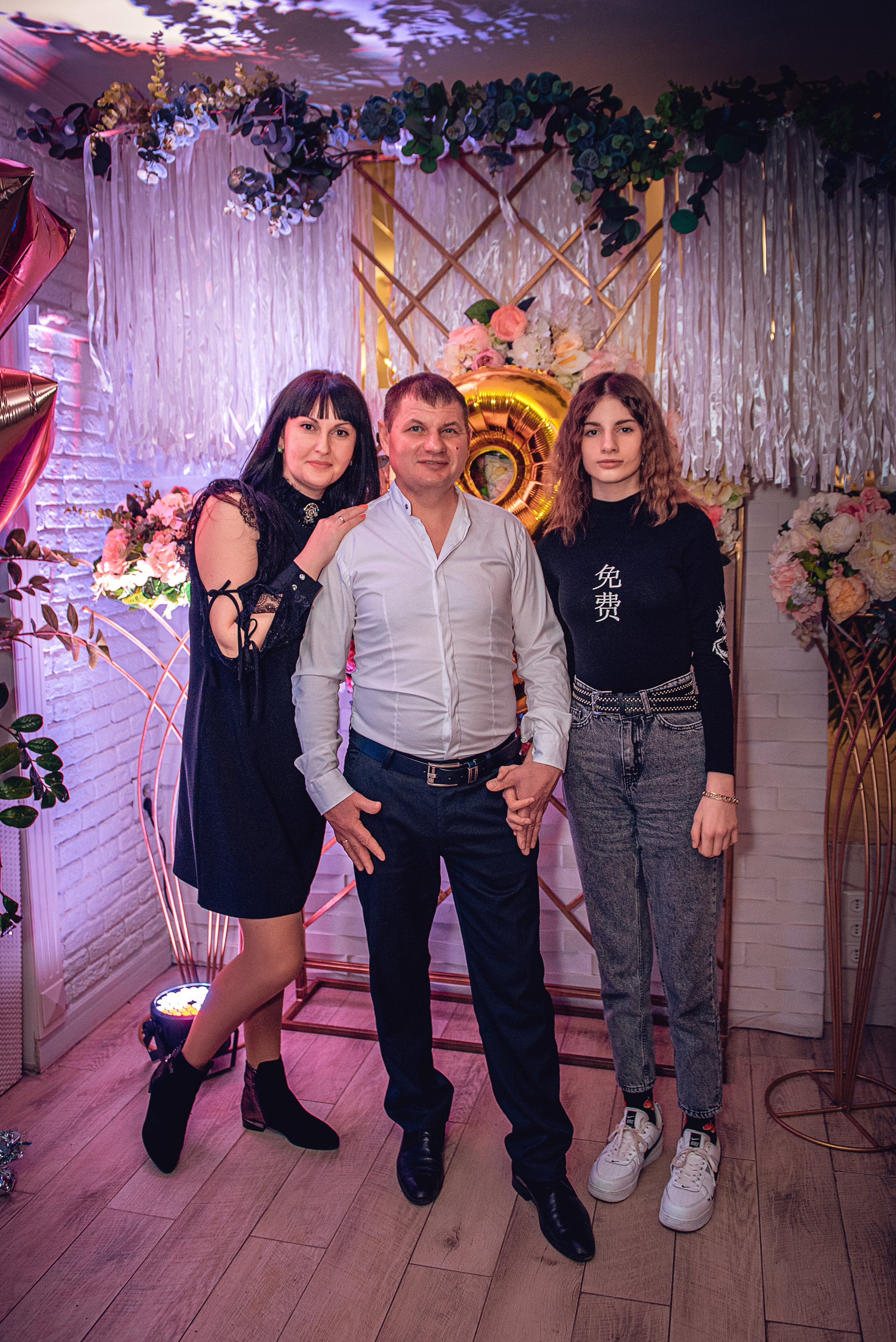 March 8. Women’s Day. Garage. (копия). Свадебный и семейный фотограф Сергей Паровик