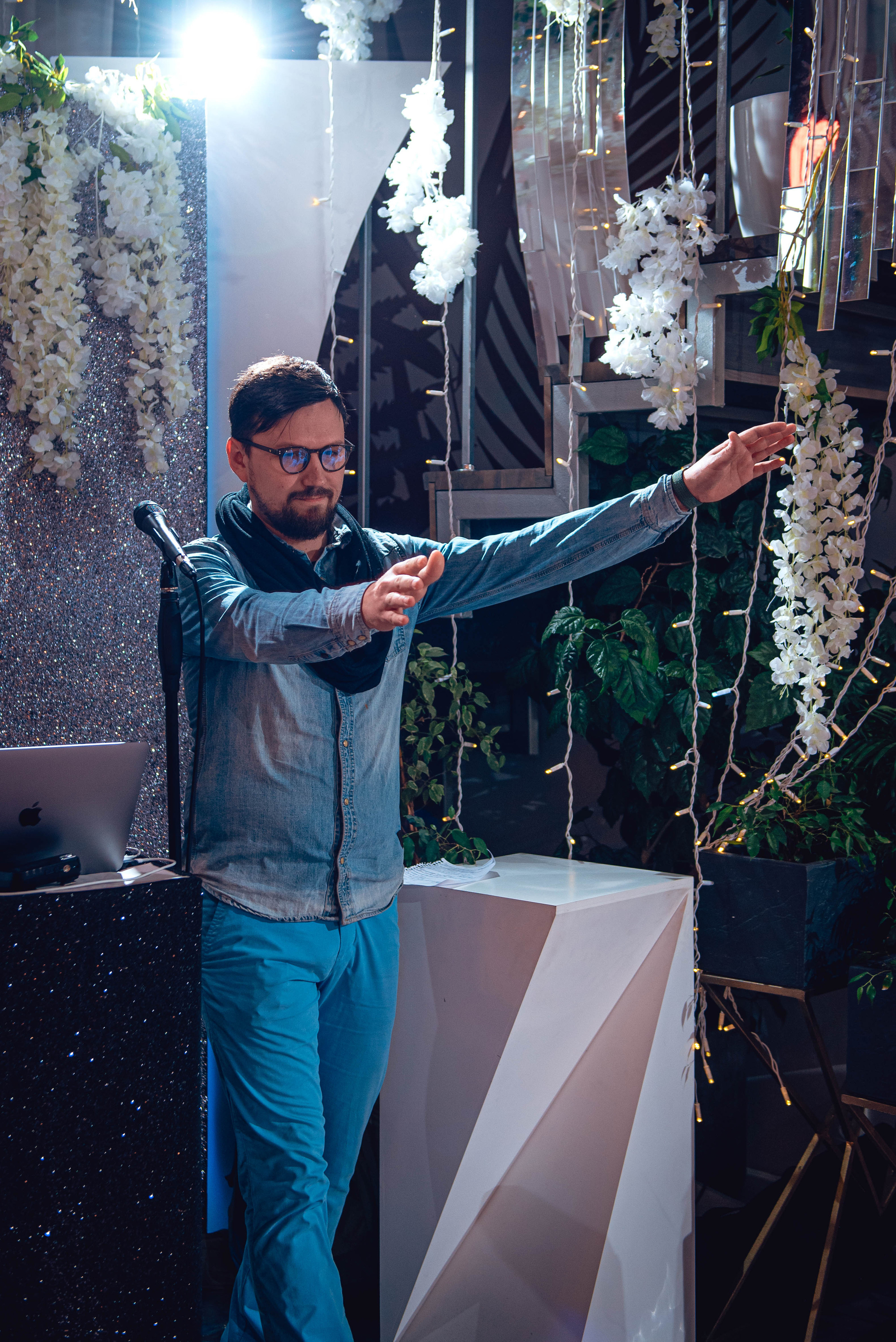 March 8. Women’s Day. Garage. (копия). Свадебный и семейный фотограф Сергей Паровик