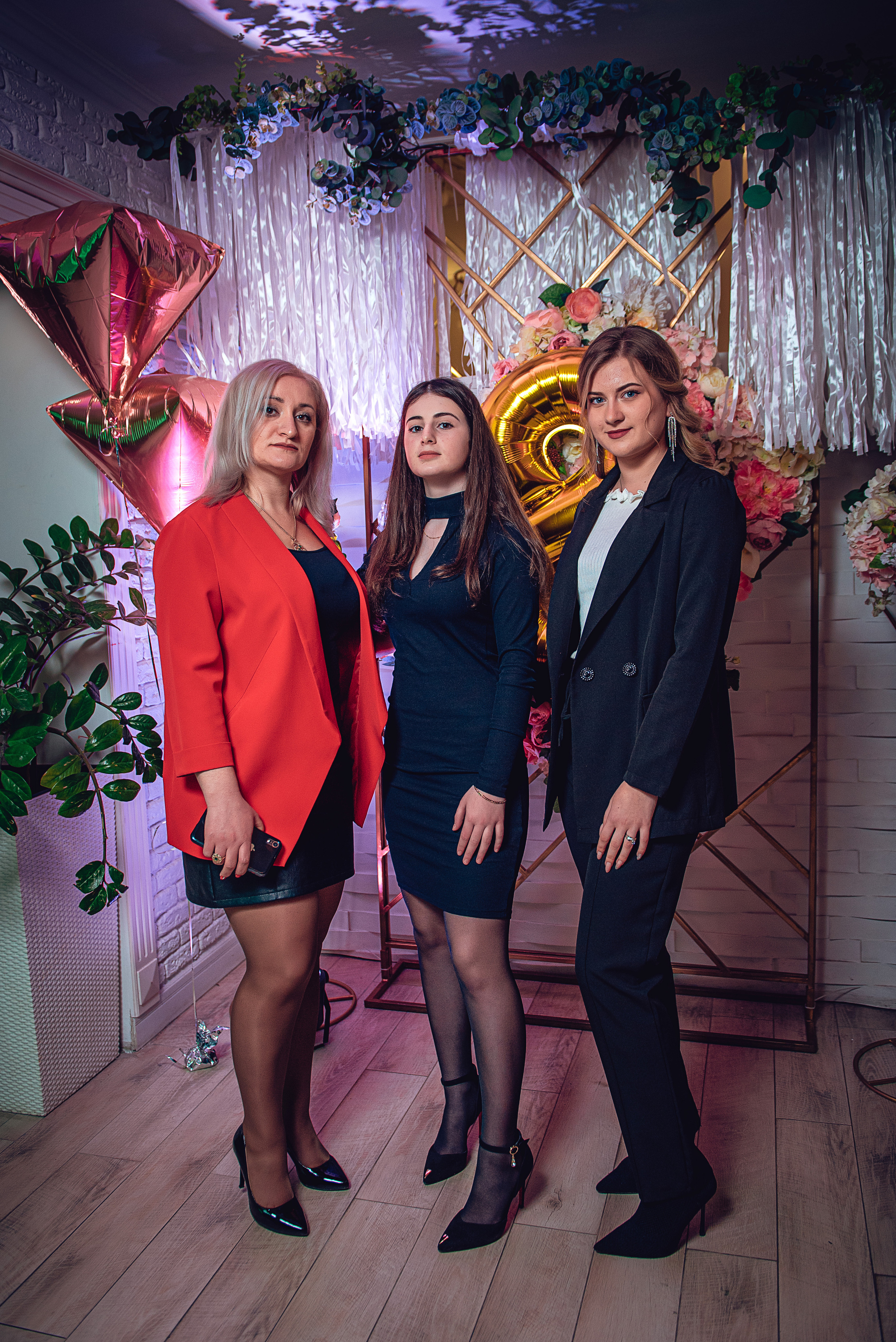 March 8. Women’s Day. Garage. (копия). Свадебный и семейный фотограф Сергей Паровик