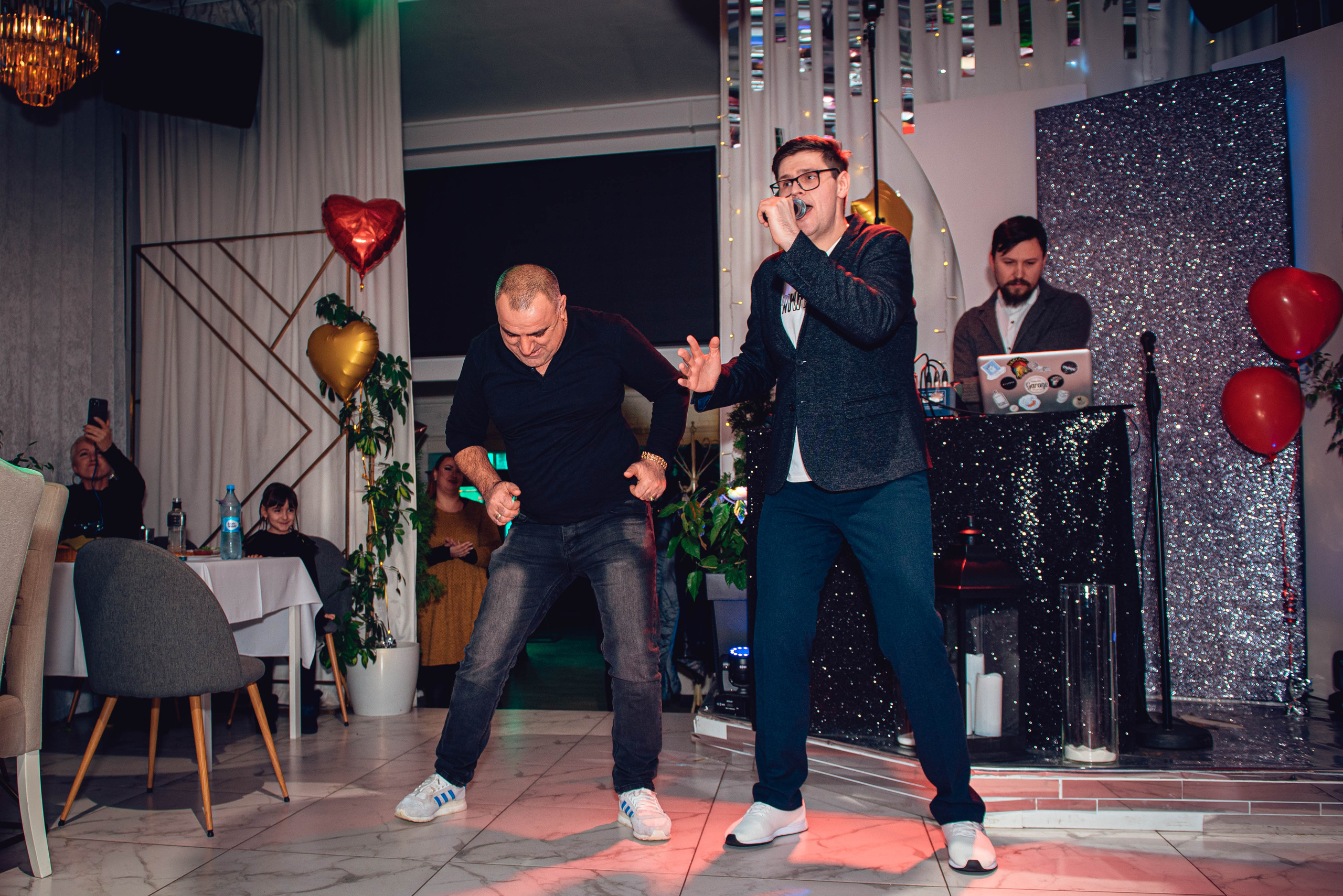 Garage Valentine's Day. Свадебный и семейный фотограф Сергей Паровик