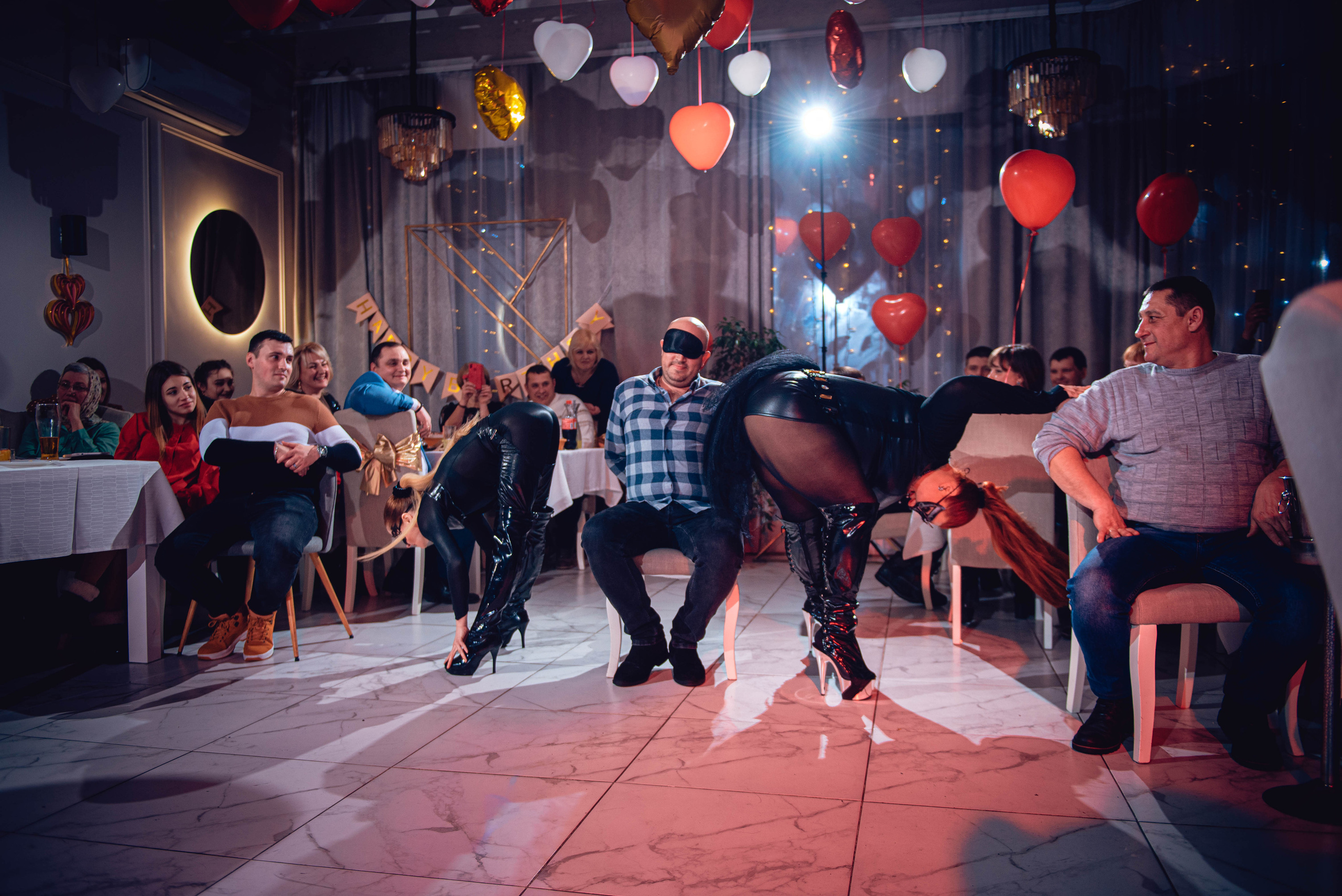 Garage Valentine's Day. Свадебный и семейный фотограф Сергей Паровик