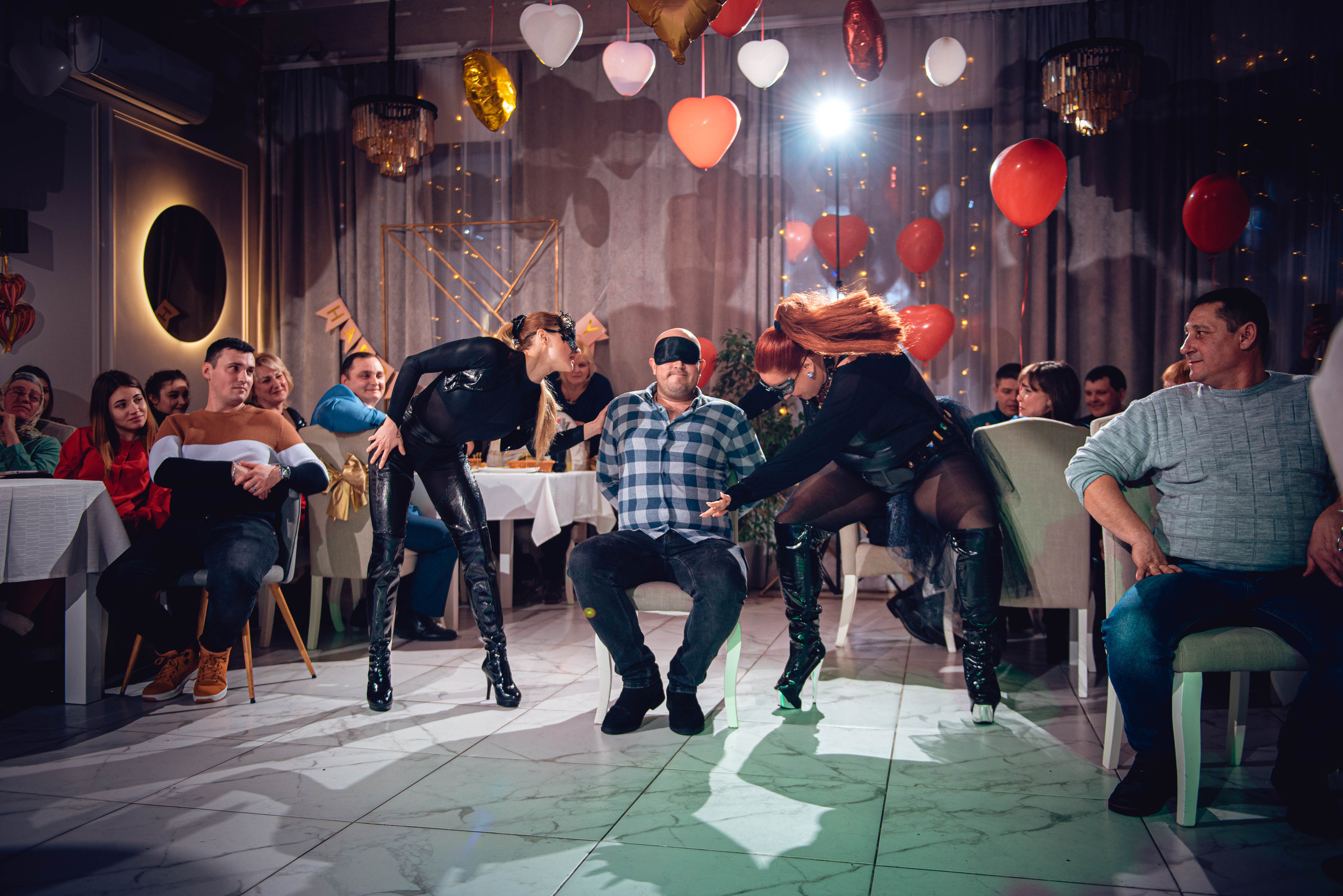 Garage Valentine's Day. Свадебный и семейный фотограф Сергей Паровик