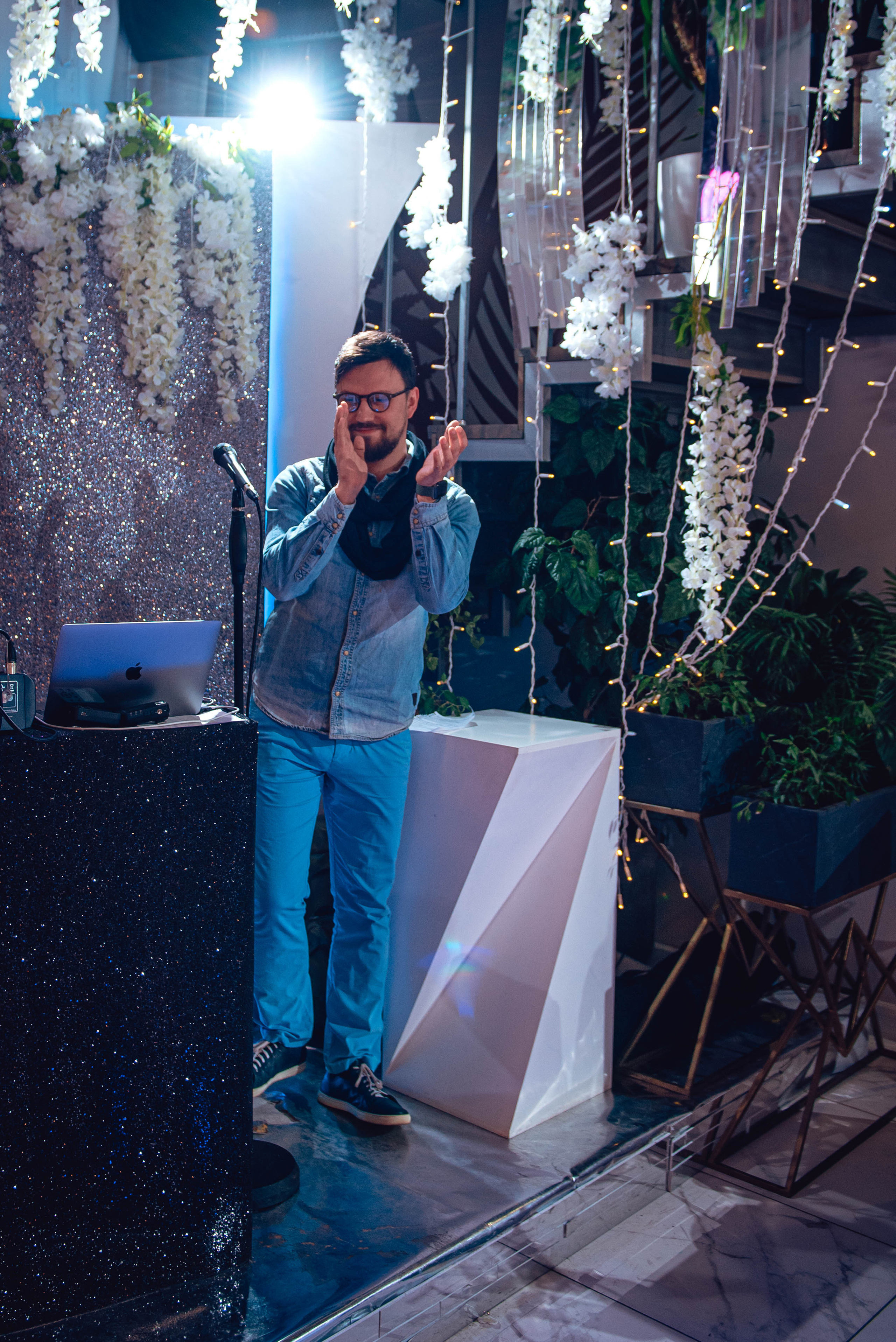 March 8. Women’s Day. Garage. (копия). Свадебный и семейный фотограф Сергей Паровик