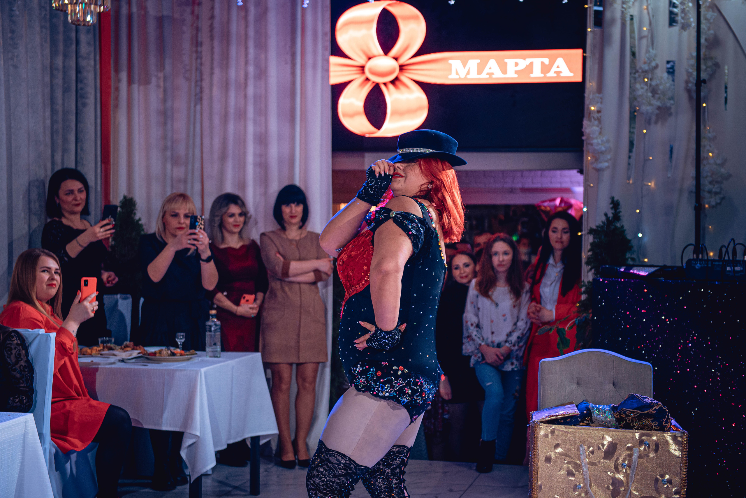 March 8. Women’s Day. Garage. (копия). Свадебный и семейный фотограф Сергей Паровик