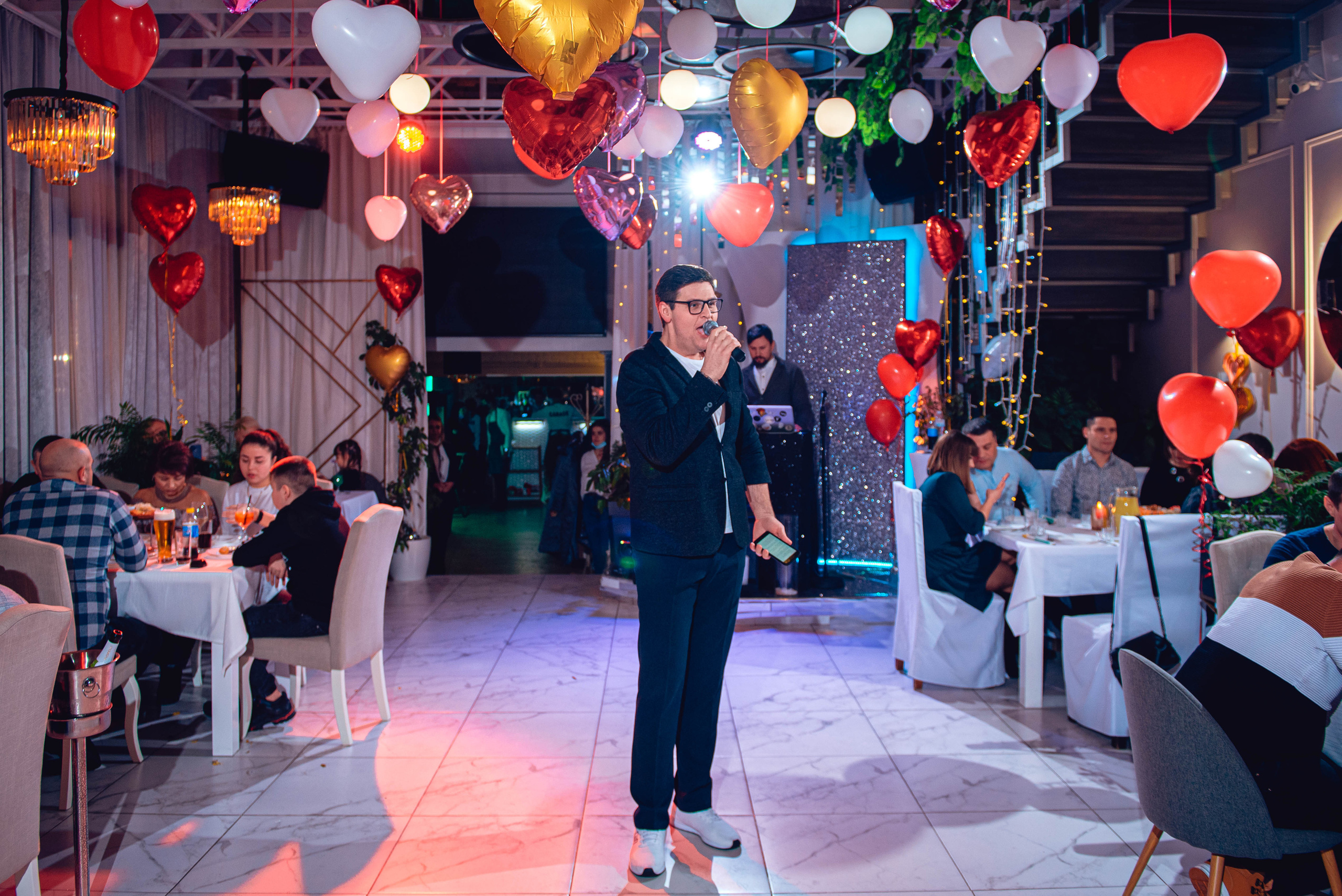 Garage Valentine's Day. Свадебный и семейный фотограф Сергей Паровик