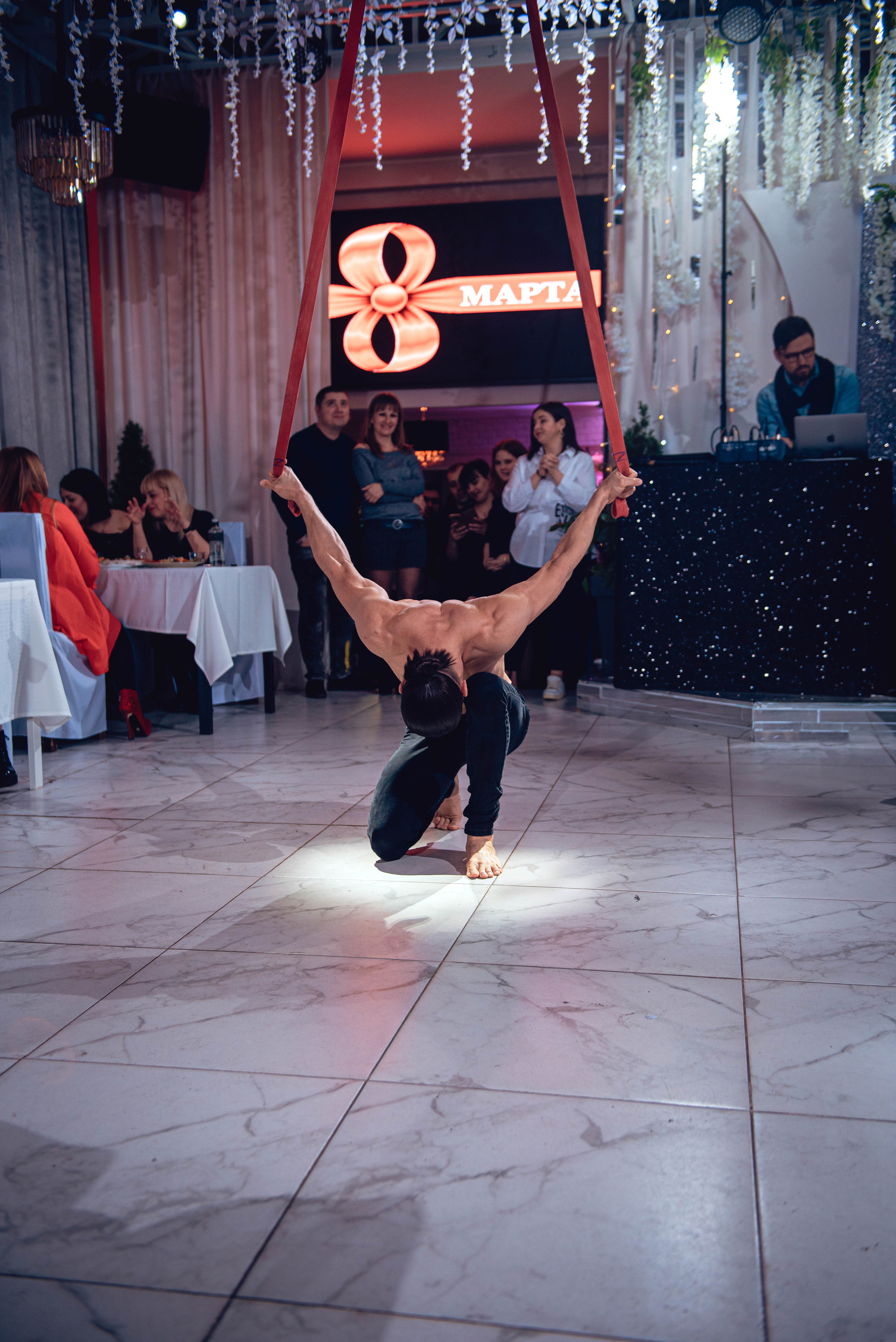 March 8. Women’s Day. Garage. (копия). Свадебный и семейный фотограф Сергей Паровик