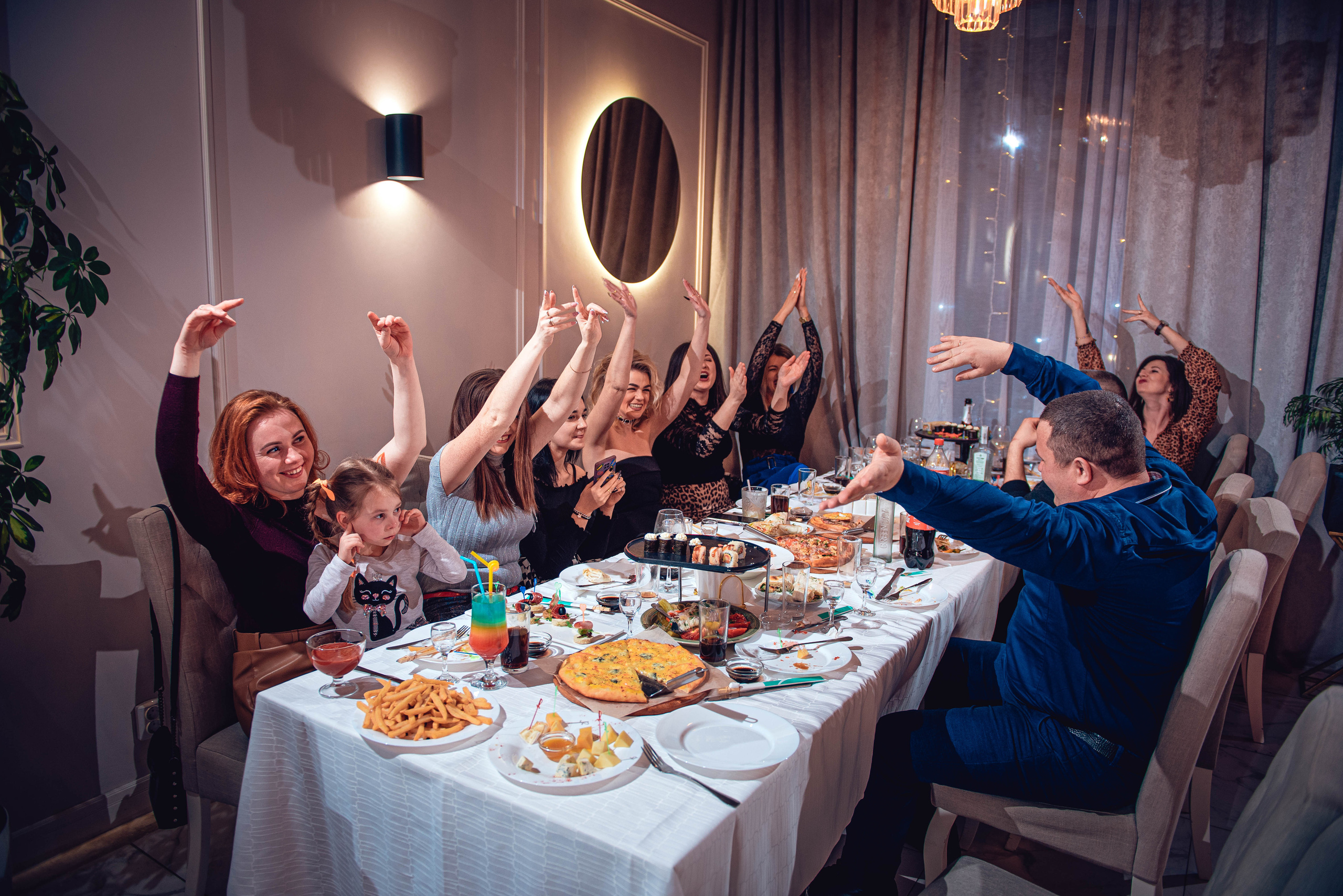 March 8. Women’s Day. Garage. (копия). Свадебный и семейный фотограф Сергей Паровик