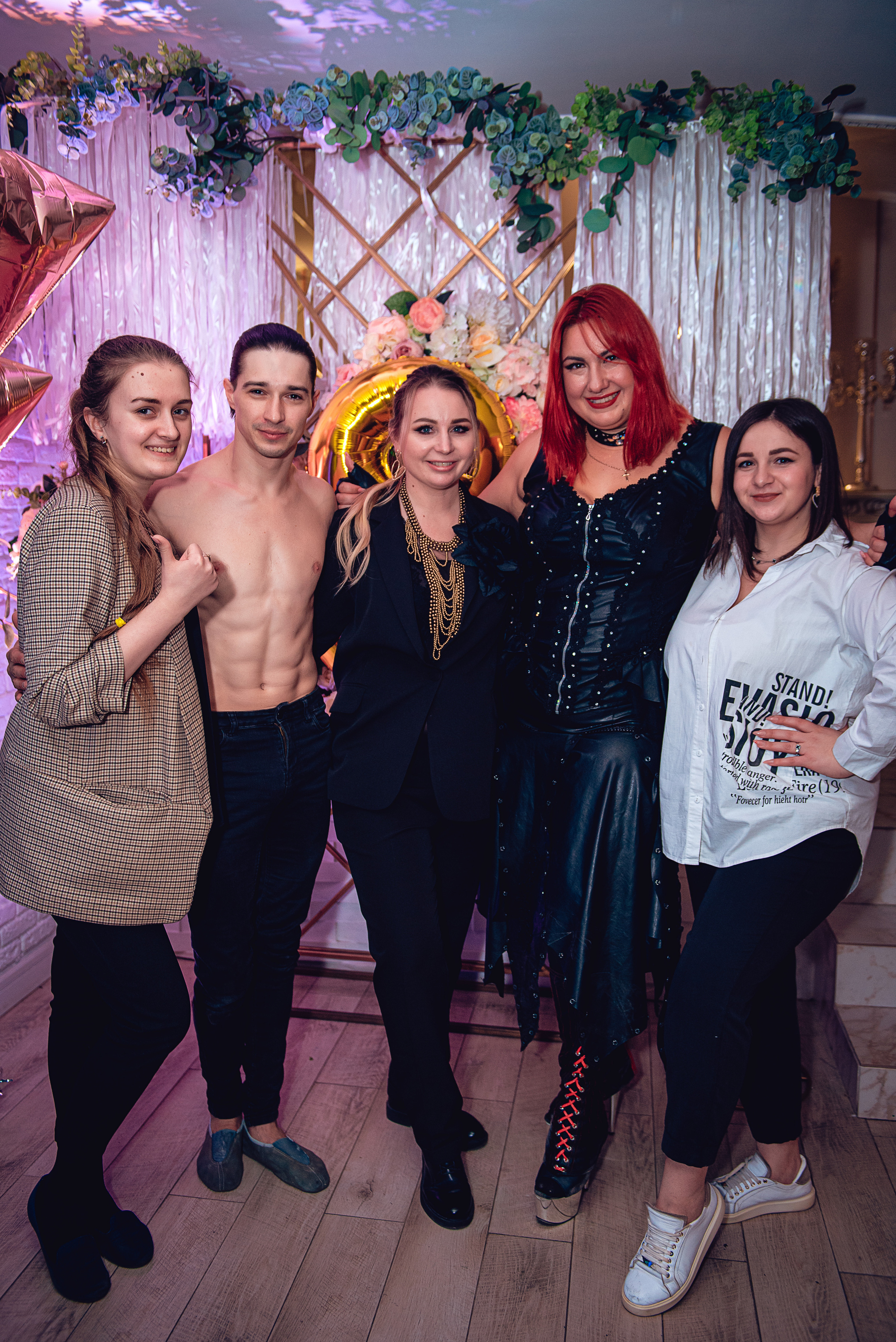 March 8. Women’s Day. Garage. (копия). Свадебный и семейный фотограф Сергей Паровик