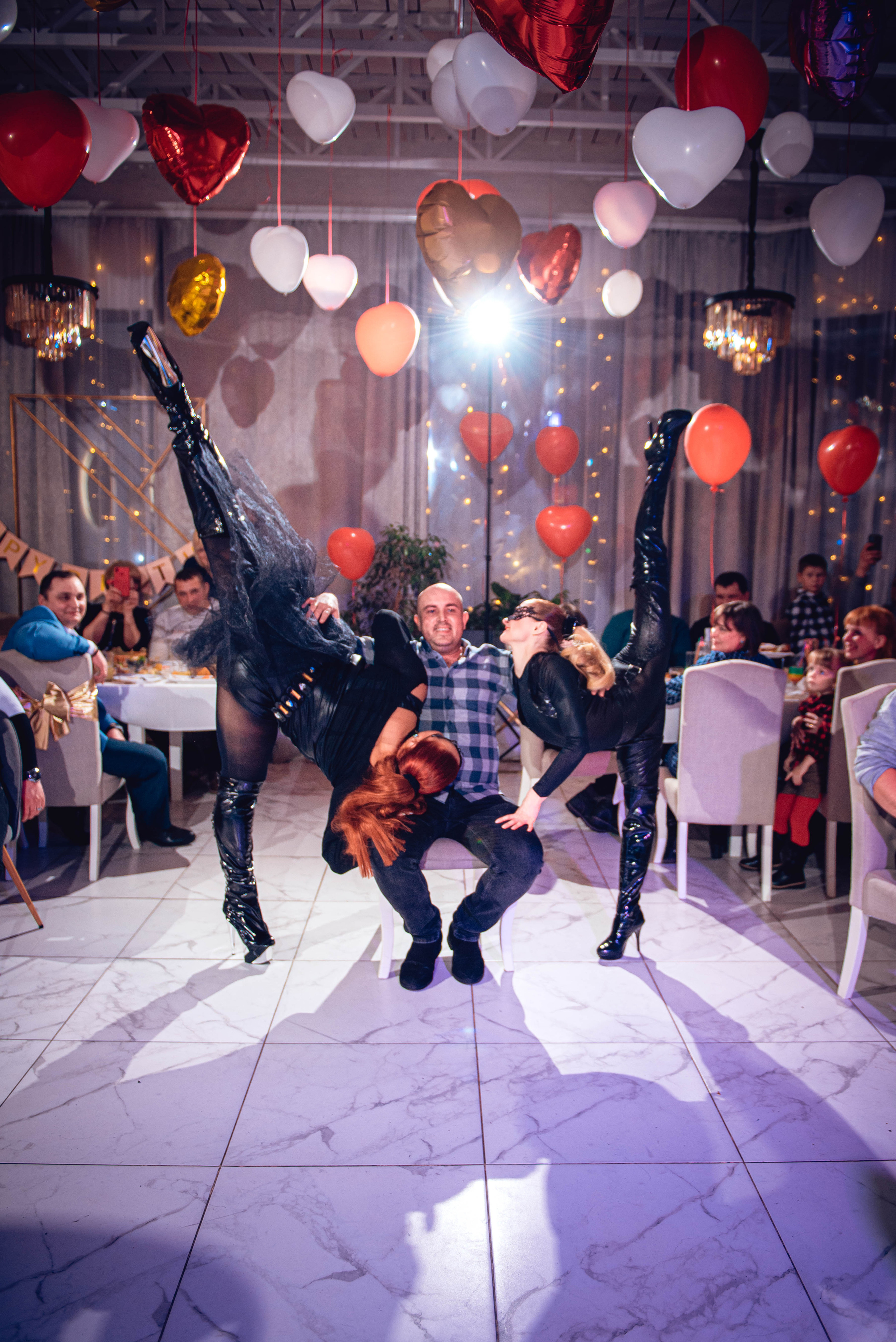 Garage Valentine's Day. Свадебный и семейный фотограф Сергей Паровик