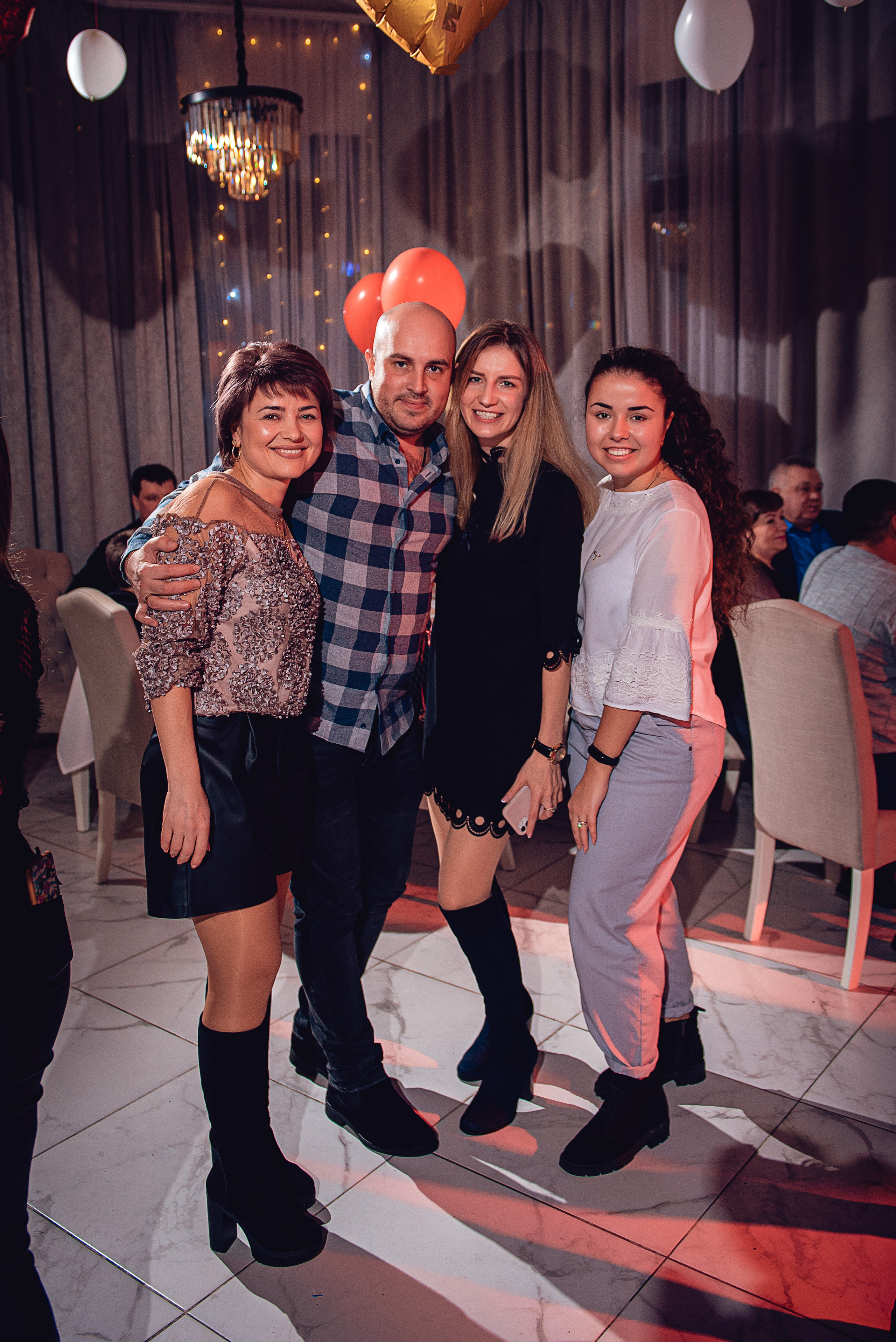 Garage Valentine's Day. Свадебный и семейный фотограф Сергей Паровик