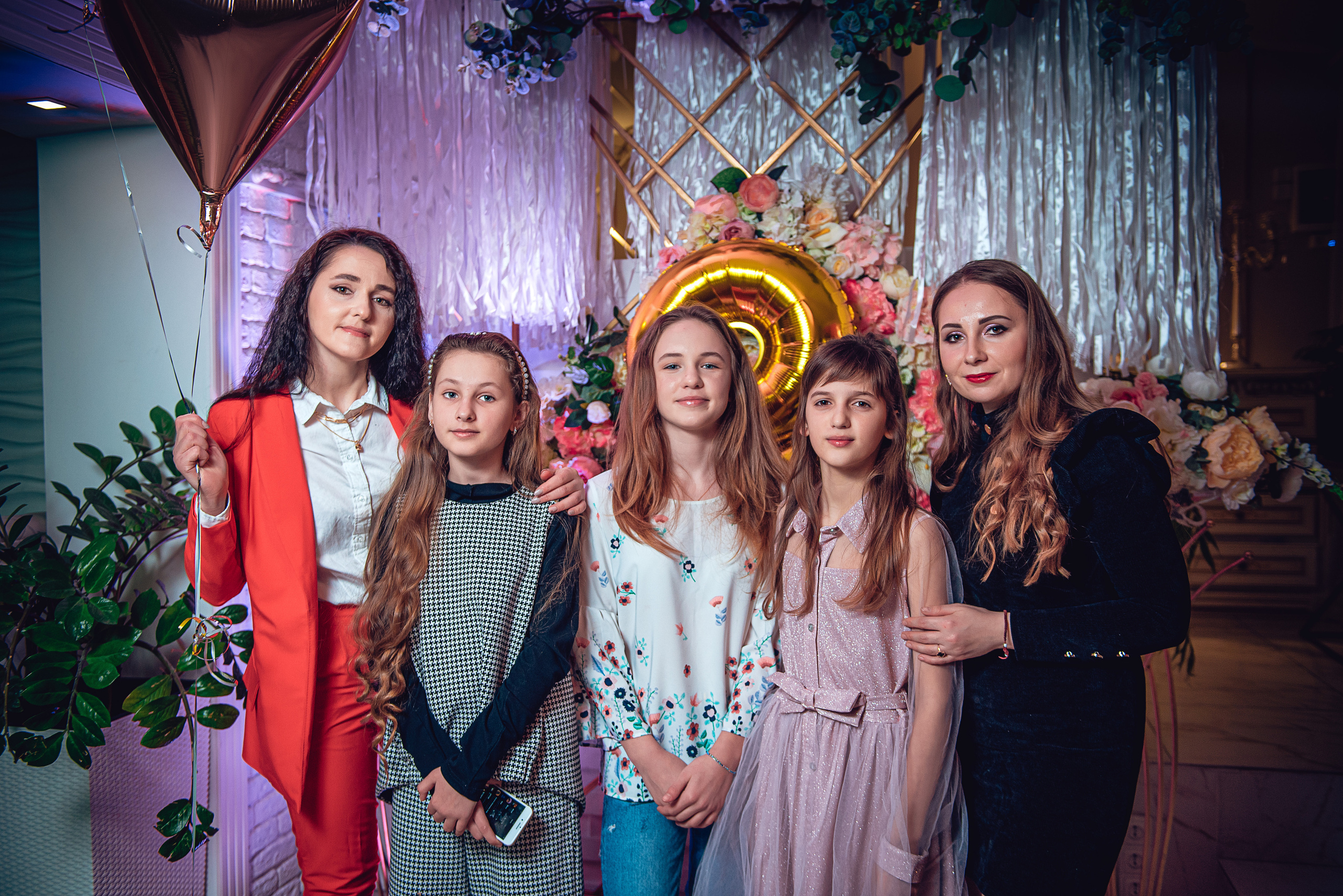 March 8. Women’s Day. Garage. (копия). Свадебный и семейный фотограф Сергей Паровик