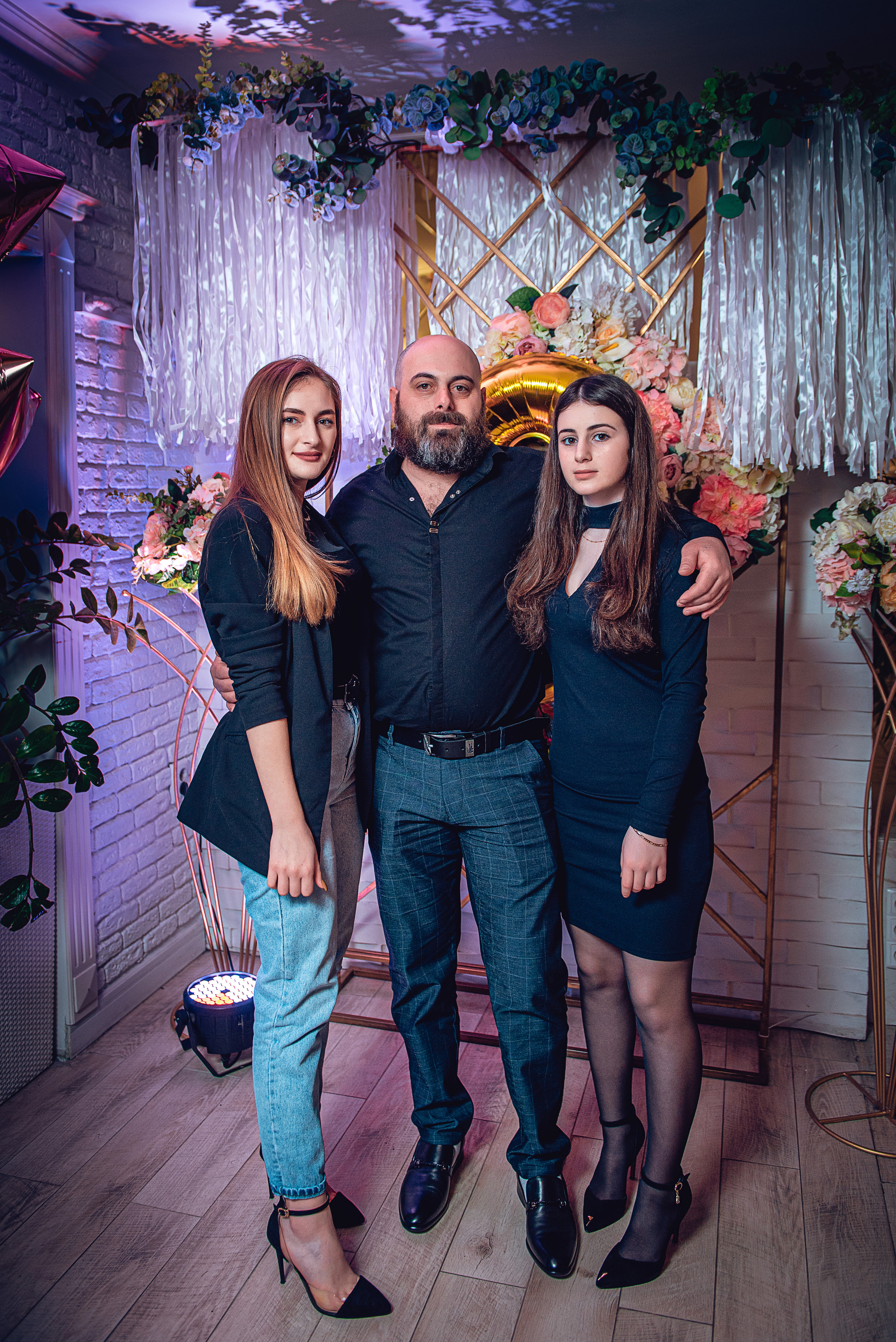 March 8. Women’s Day. Garage. (копия). Свадебный и семейный фотограф Сергей Паровик