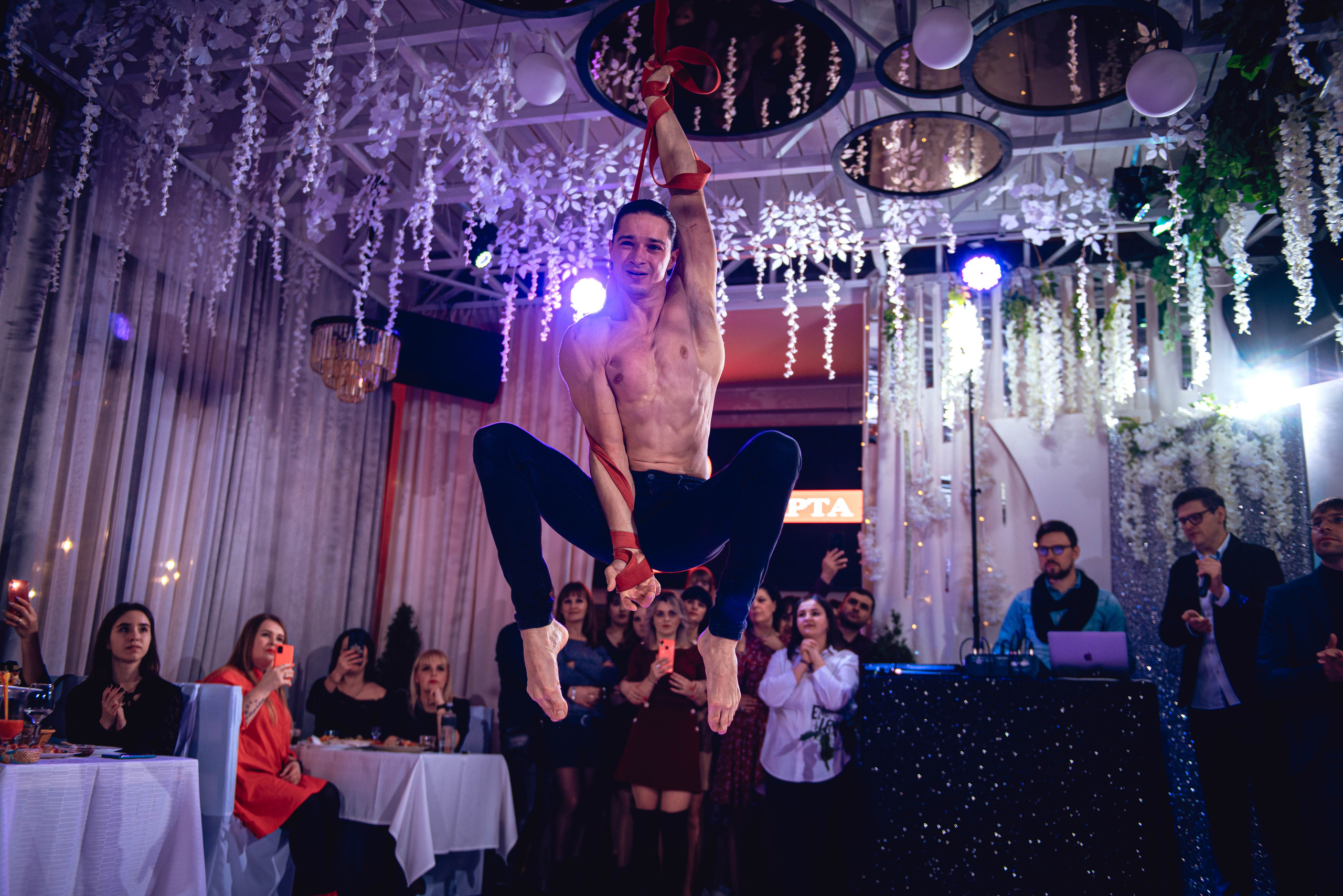 March 8. Women’s Day. Garage. (копия). Свадебный и семейный фотограф Сергей Паровик