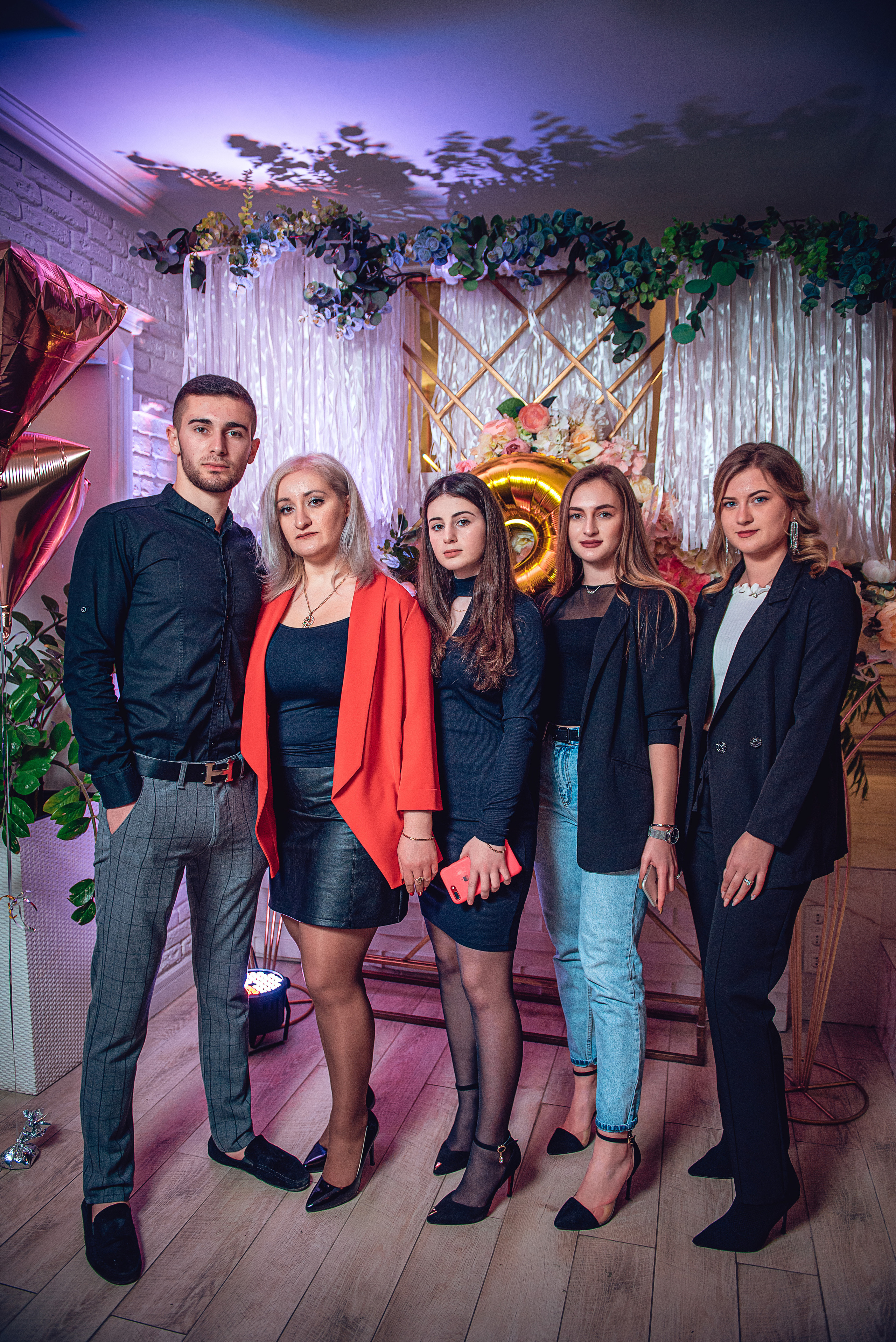 March 8. Women’s Day. Garage. (копия). Свадебный и семейный фотограф Сергей Паровик