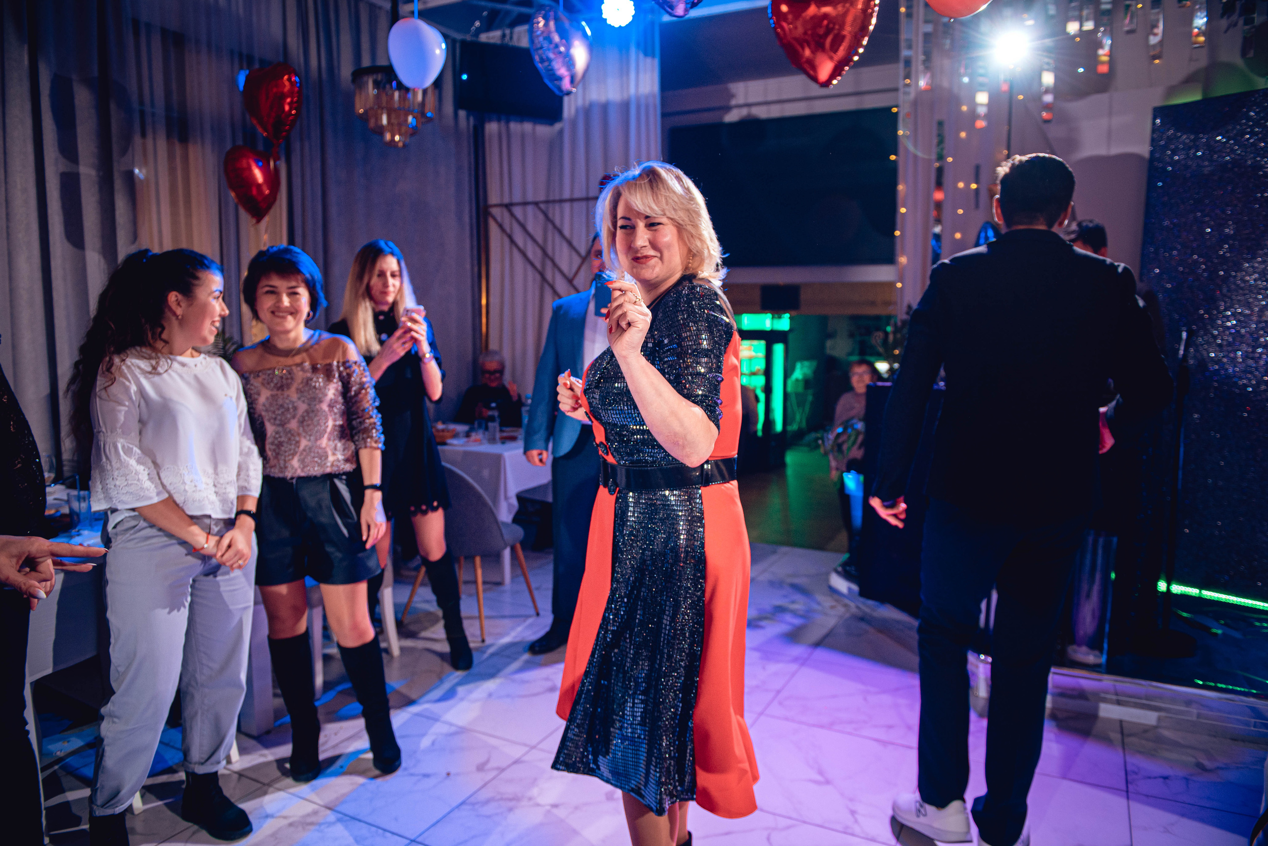 Garage Valentine's Day. Свадебный и семейный фотограф Сергей Паровик