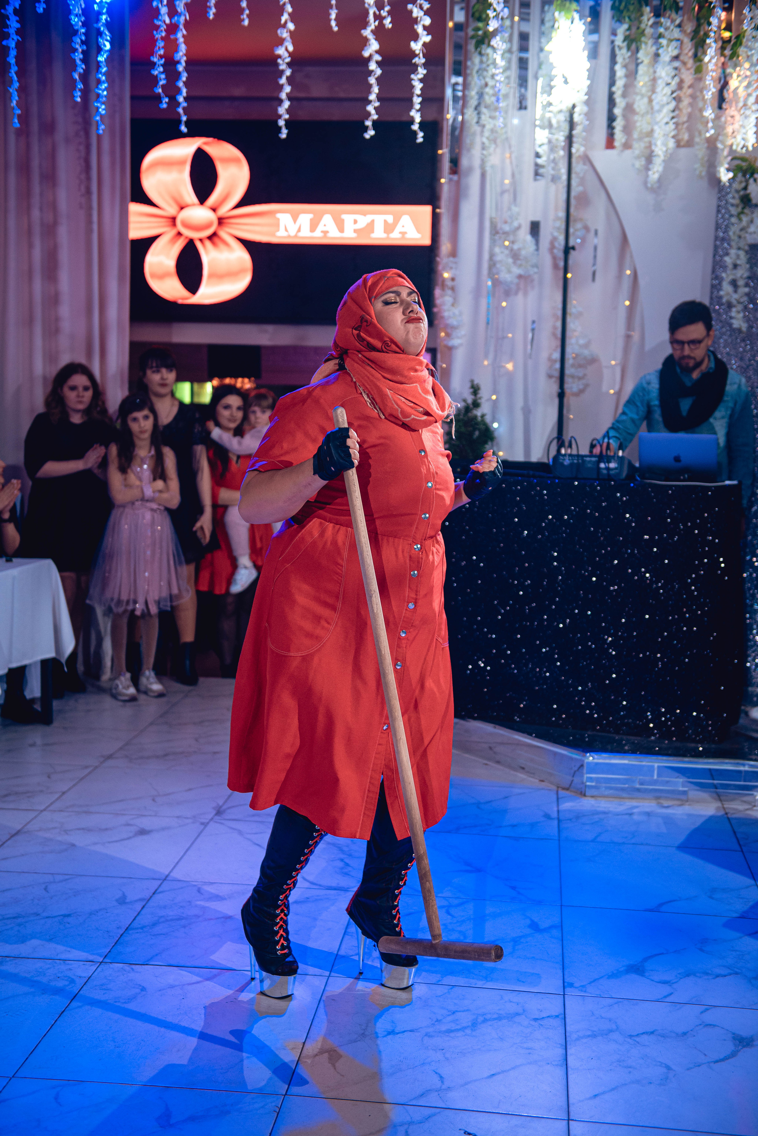 March 8. Women’s Day. Garage. (копия). Свадебный и семейный фотограф Сергей Паровик