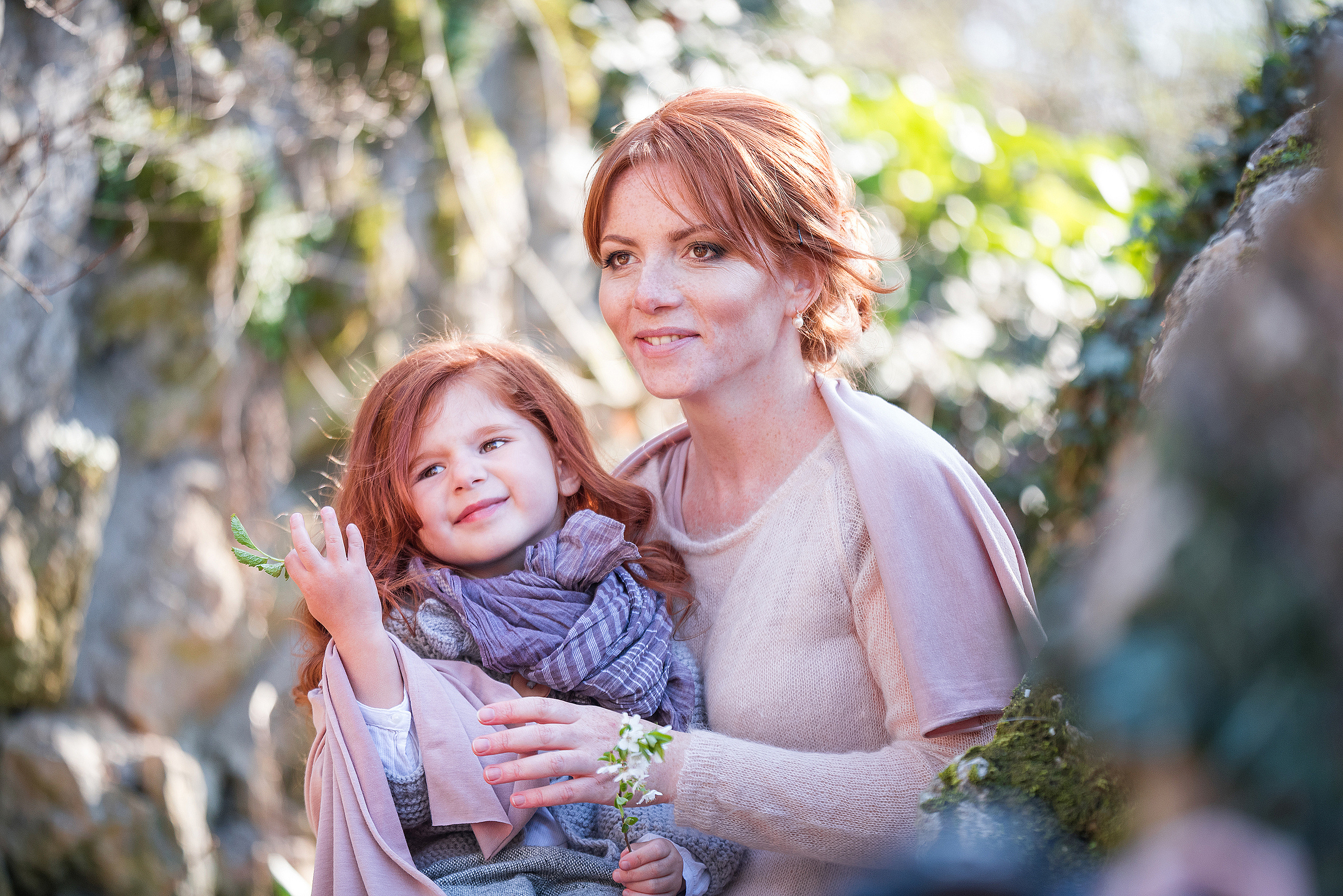 рыжие мама с дочкой 