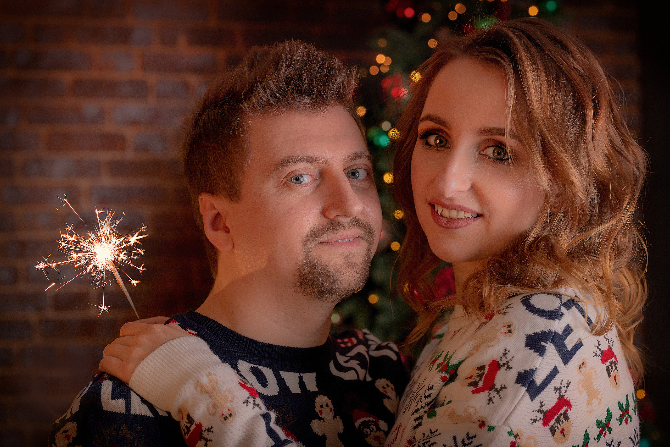 Влюбленные с бенгальскими огнями