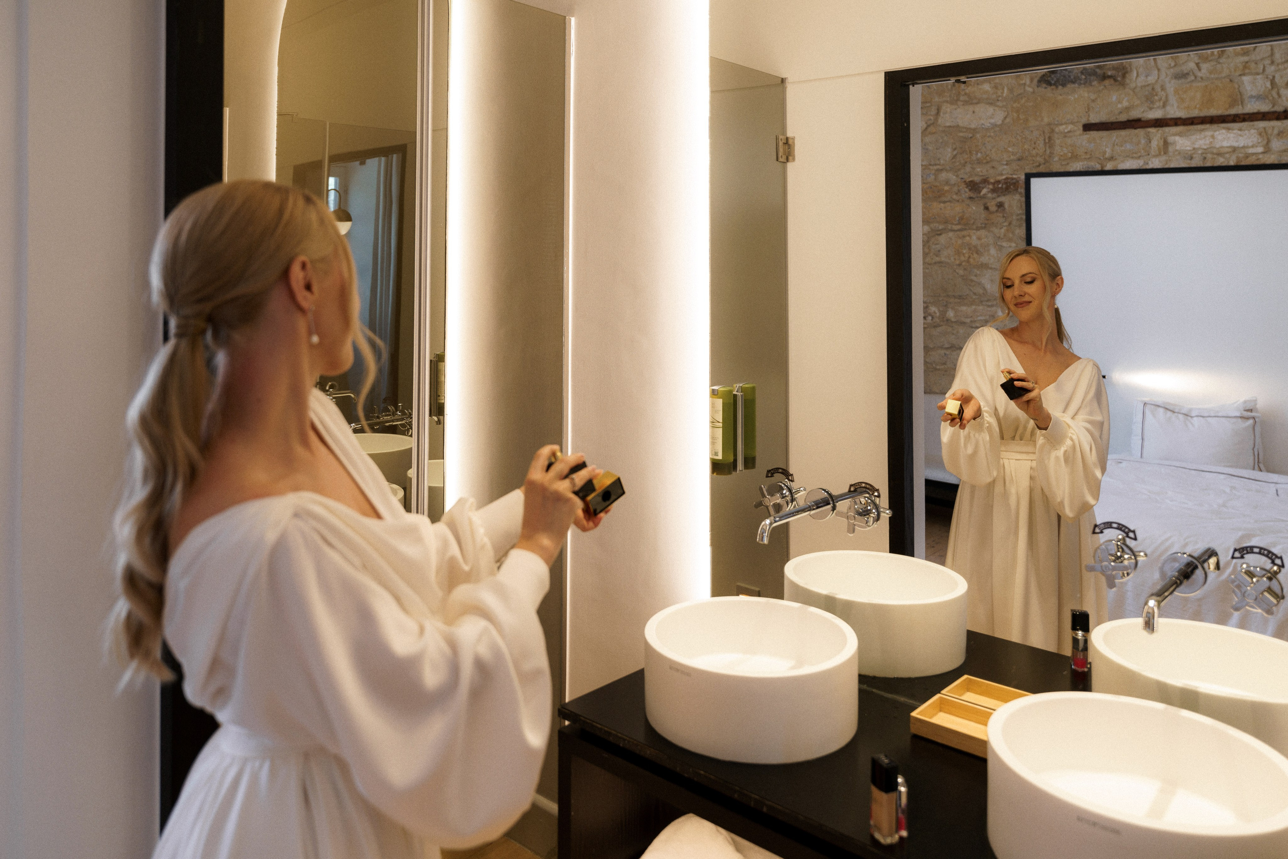 Nikos & Alla, Cyprus