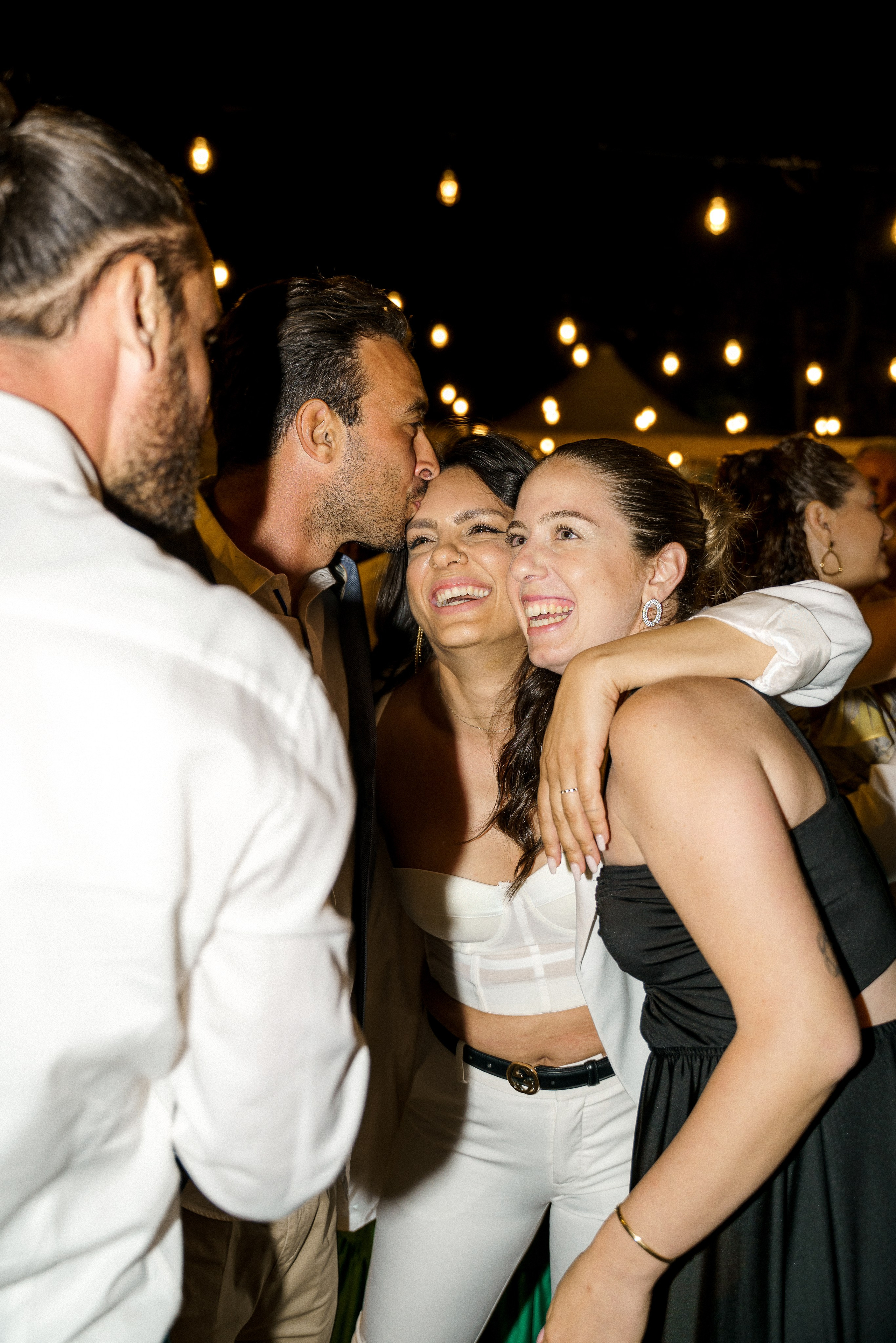 Nikos & Alla, Cyprus