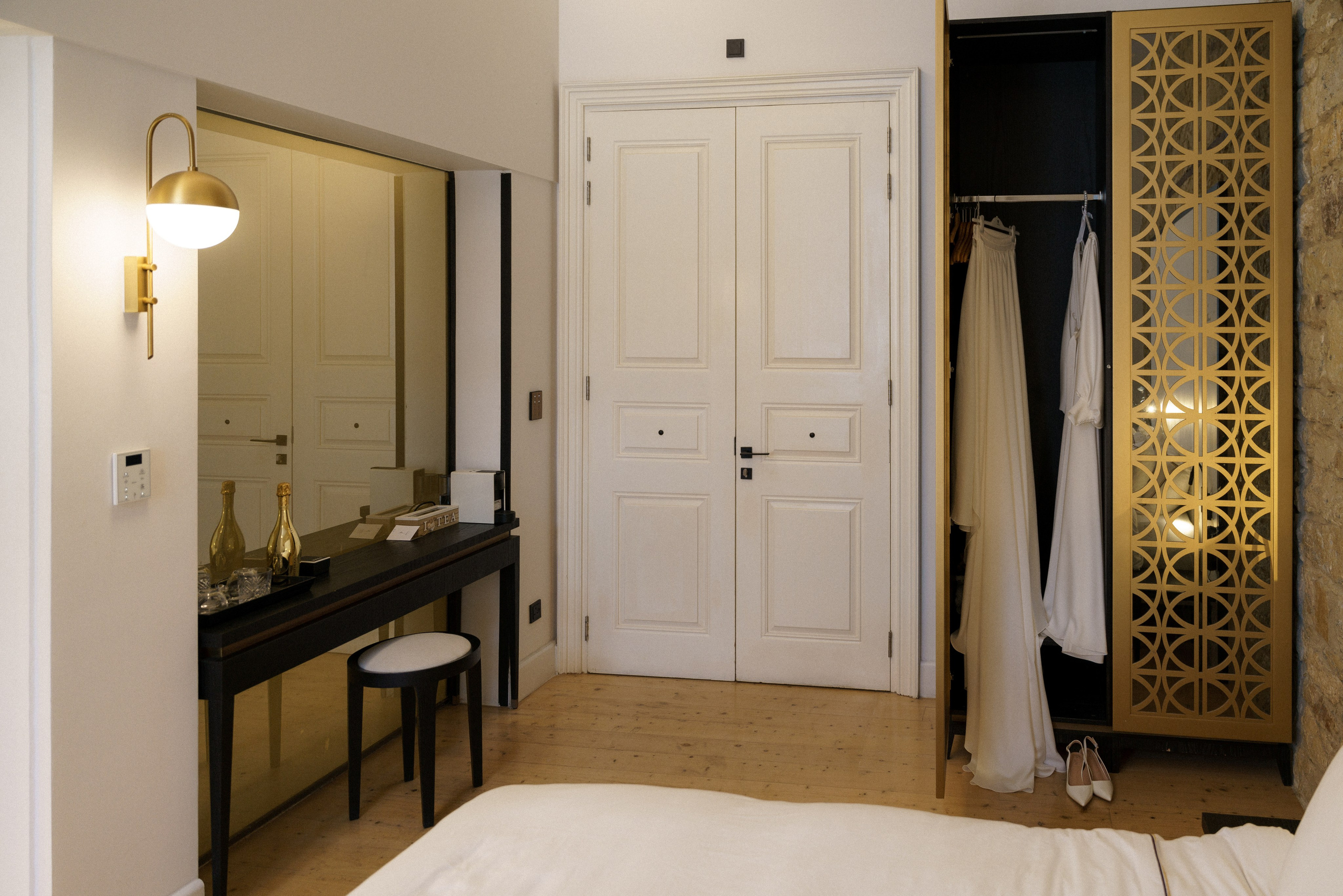 Nikos & Alla, Cyprus