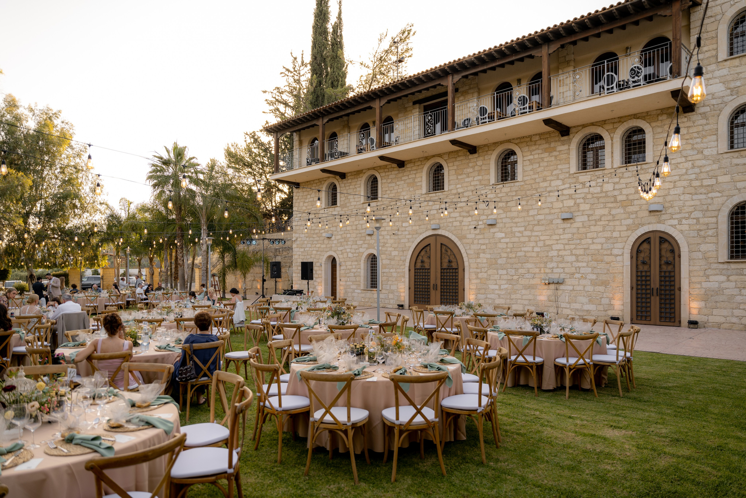 Nikos & Alla, Cyprus