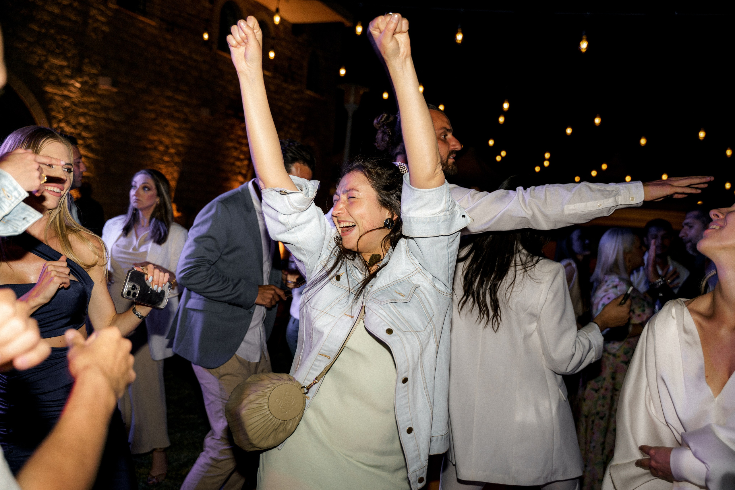 Nikos & Alla, Cyprus