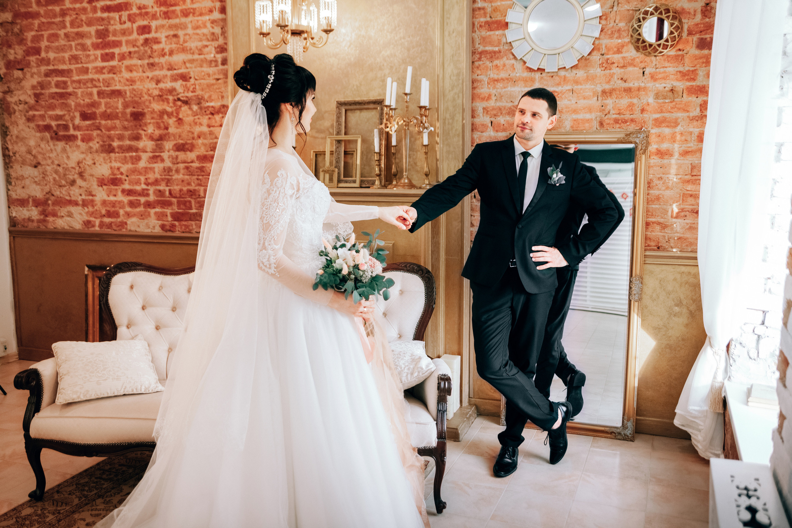 Фотосессия красивой пары в студии. Diana Di — private photo editor for photographers