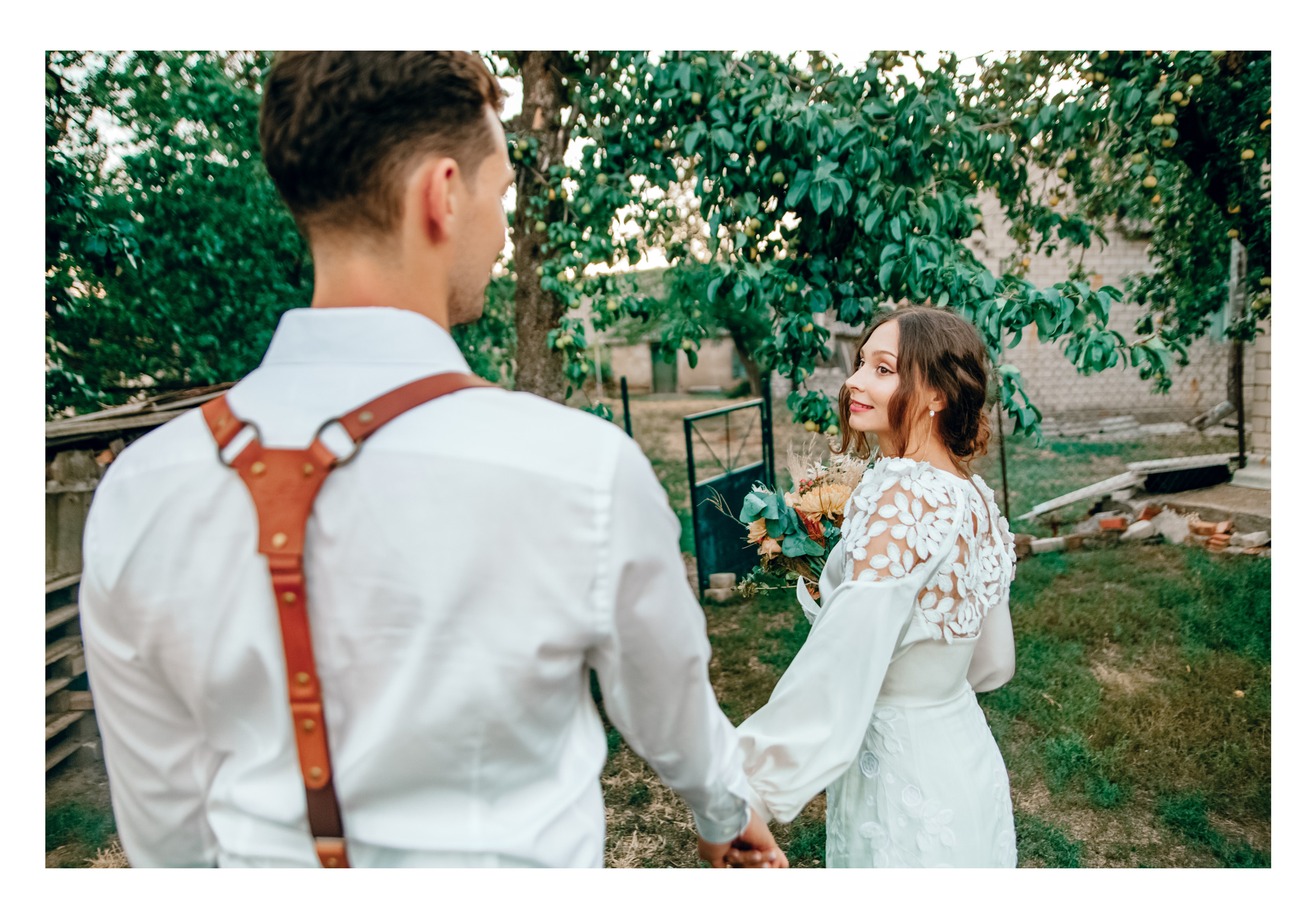 Фотосессия красивой пары в загородном доме. Diana Di — private photo editor for photographers