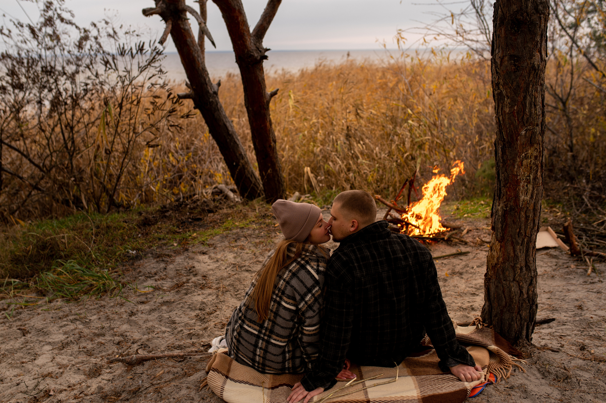 Осеннее лавстори Lovestory на берегу моря. Весільний і портретний фотограф в Києві Євген Ковачов