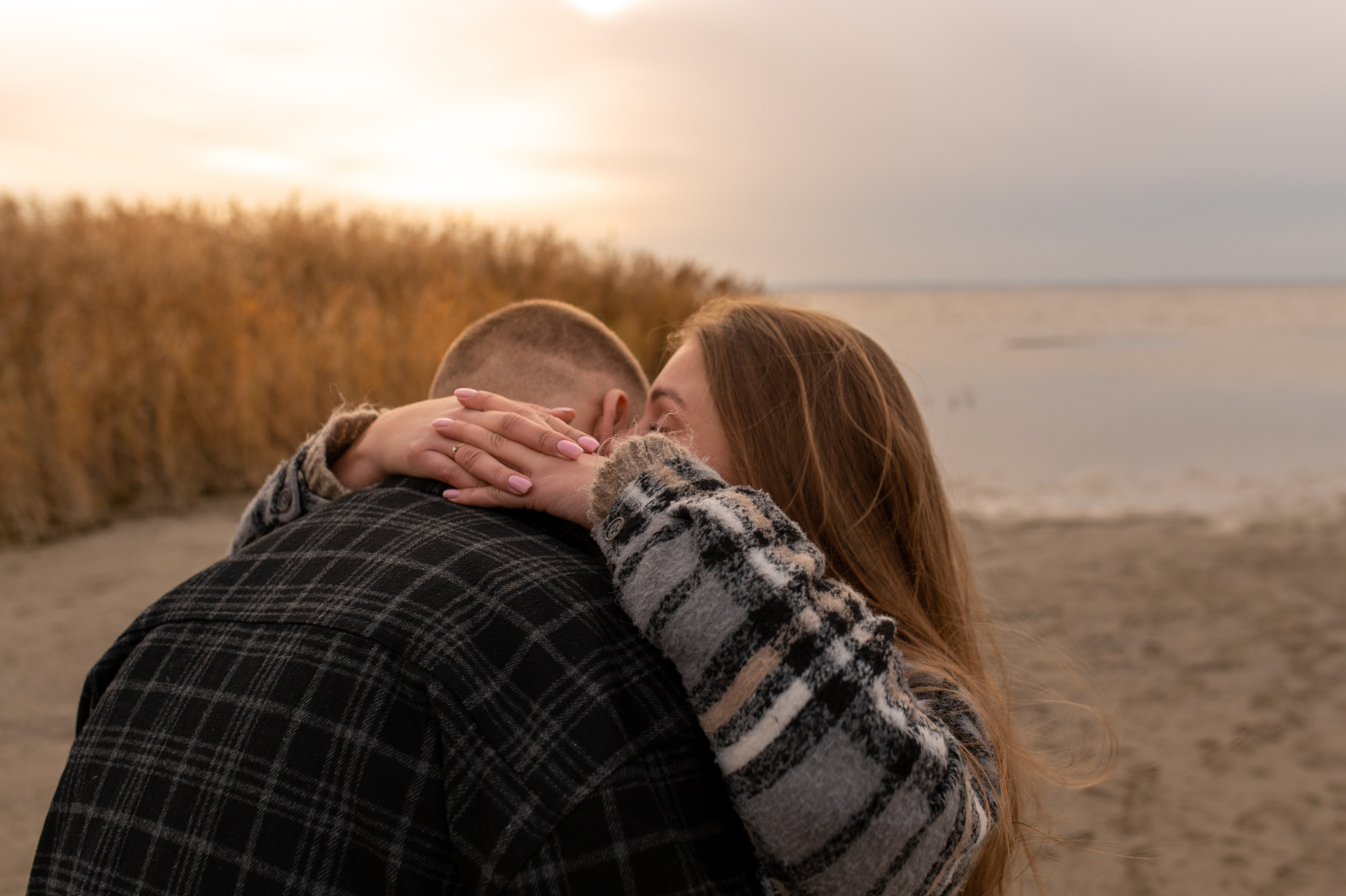 Осеннее лавстори Lovestory на берегу моря. Весільний і портретний фотограф в Києві Євген Ковачов